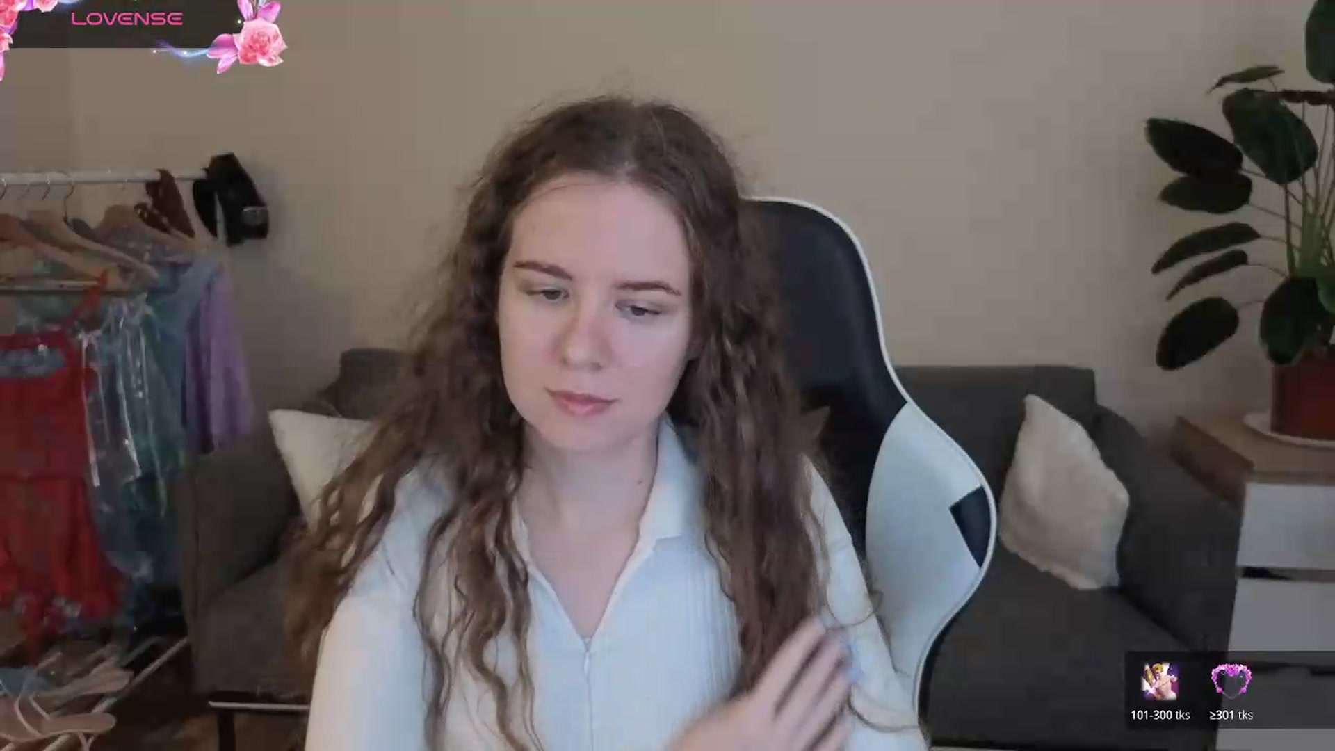 Gallery image thumbnail from BlueFlowerr's myfreecams stream on, 07/21/2026, 18:07 image 4 of 20