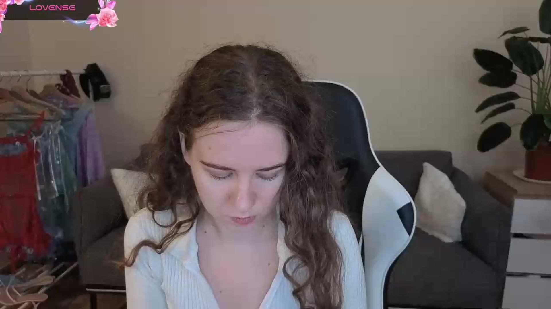 Gallery image thumbnail from BlueFlowerr's myfreecams stream on, 07/21/2026, 18:07 image 16 of 20