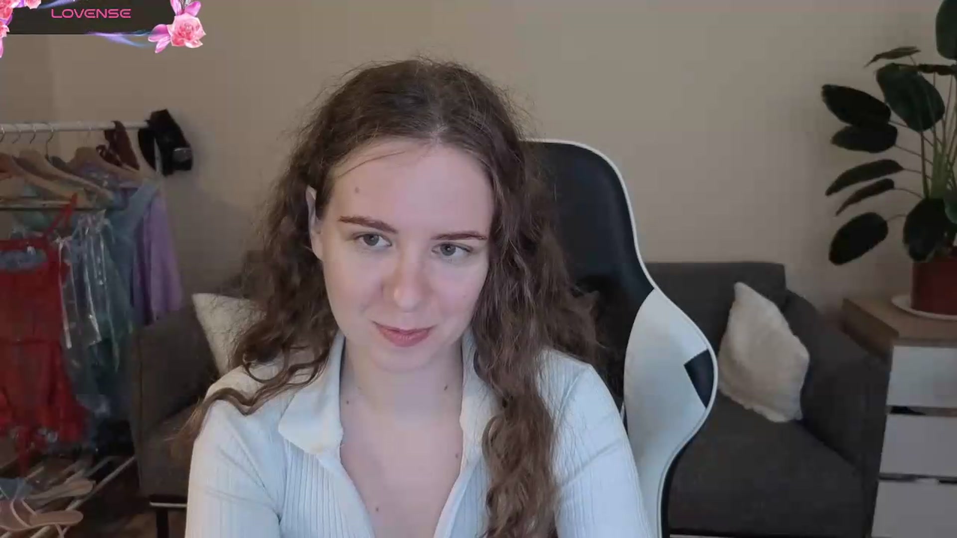 Gallery image thumbnail from BlueFlowerr's myfreecams stream on, 07/21/2026, 18:07 image 13 of 20