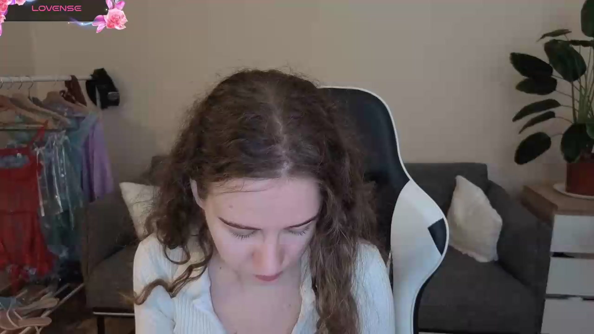 Gallery image thumbnail from BlueFlowerr's myfreecams stream on, 07/21/2026, 18:07 image 18 of 20