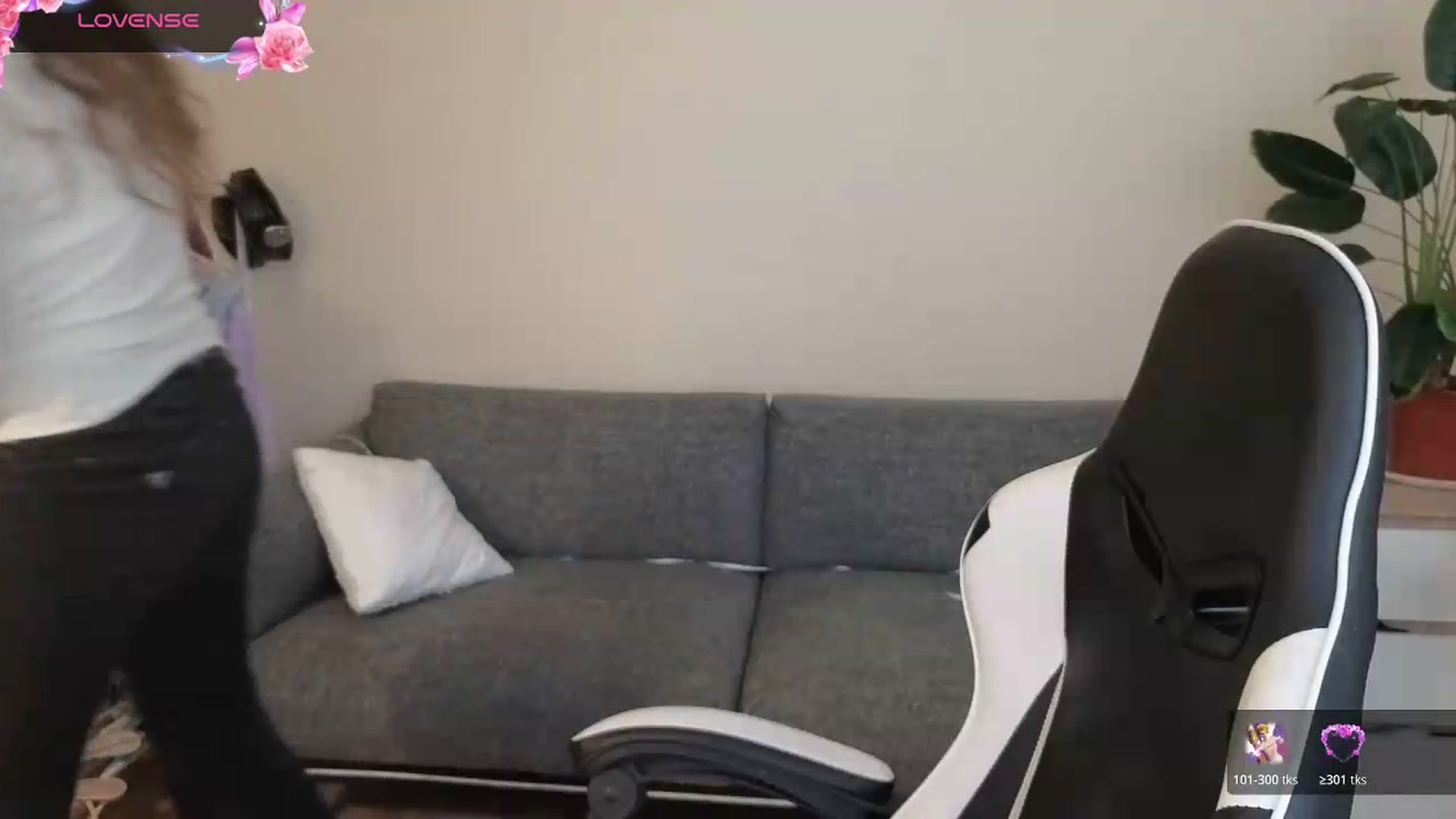 Gallery image thumbnail from BlueFlowerr's myfreecams stream on, 07/21/2026, 18:07 image 20 of 20