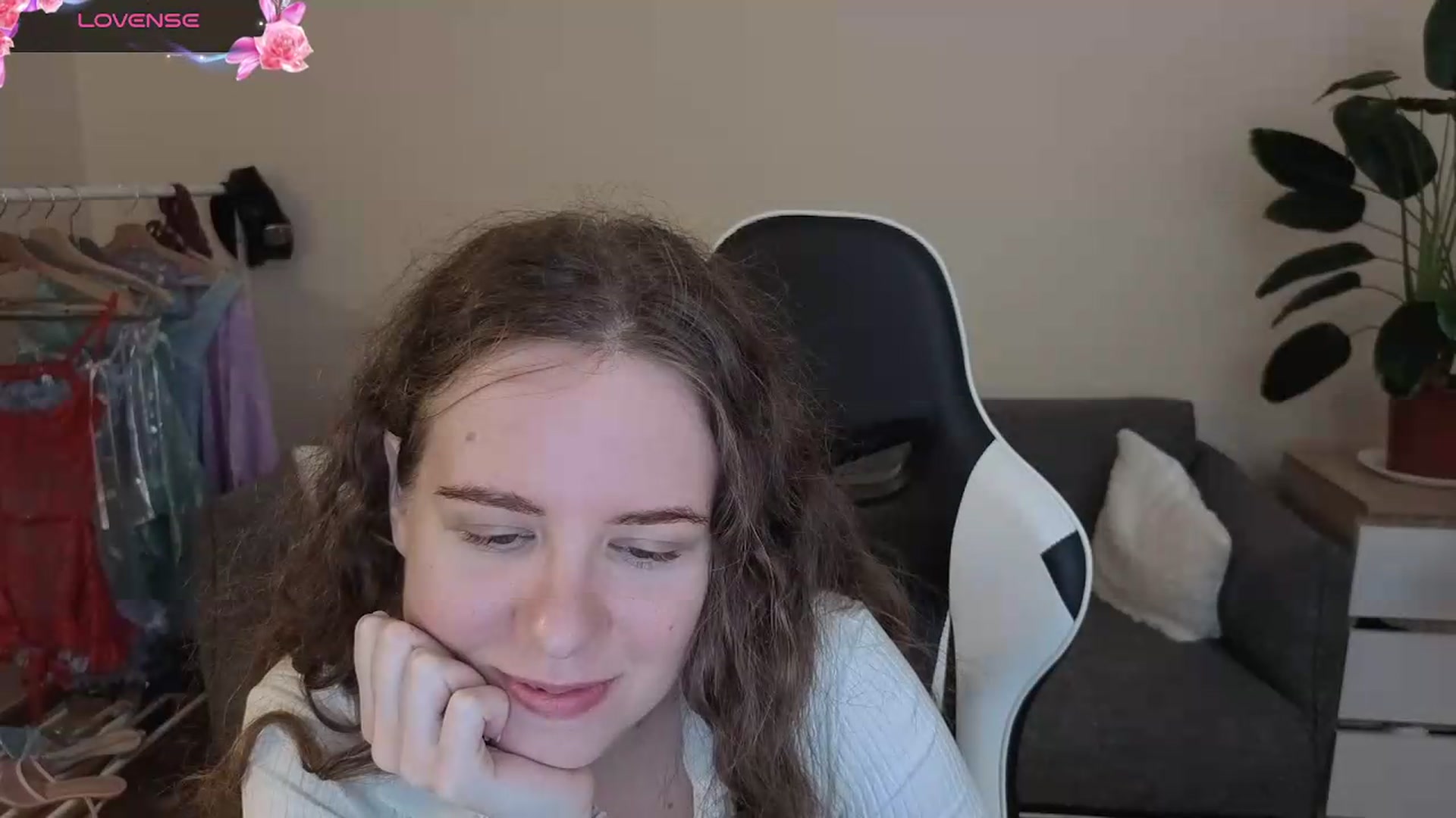 Gallery image thumbnail from BlueFlowerr's myfreecams stream on, 07/21/2026, 18:07 image 14 of 20