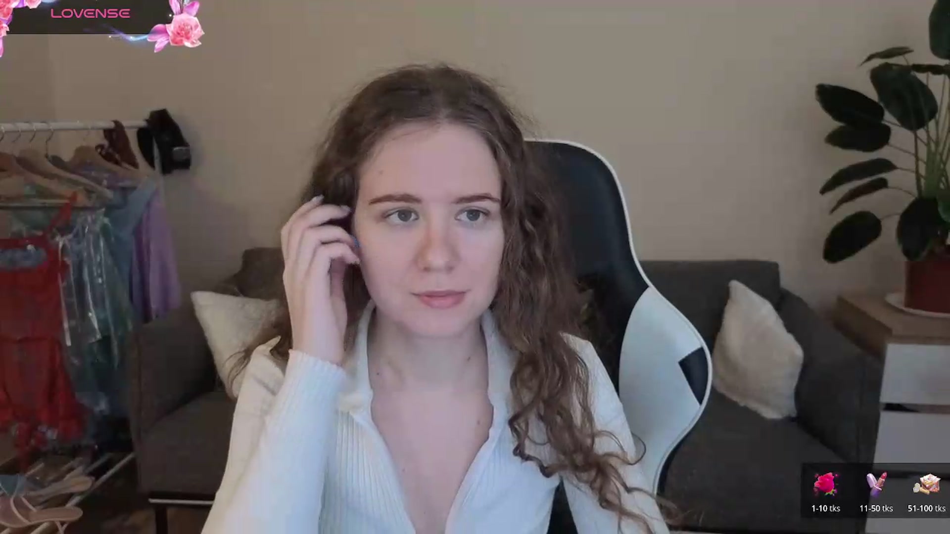 Gallery image thumbnail from BlueFlowerr's myfreecams stream on, 07/21/2026, 18:07 image 10 of 20
