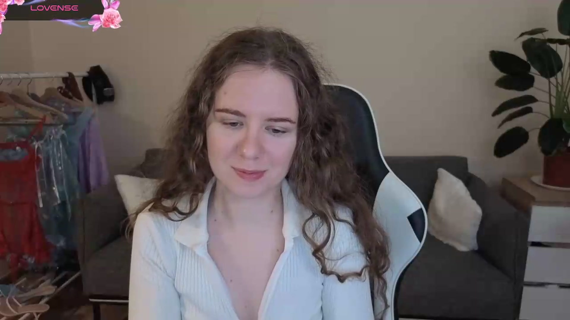 Gallery image thumbnail from BlueFlowerr's myfreecams stream on, 07/21/2026, 18:07 image 9 of 20