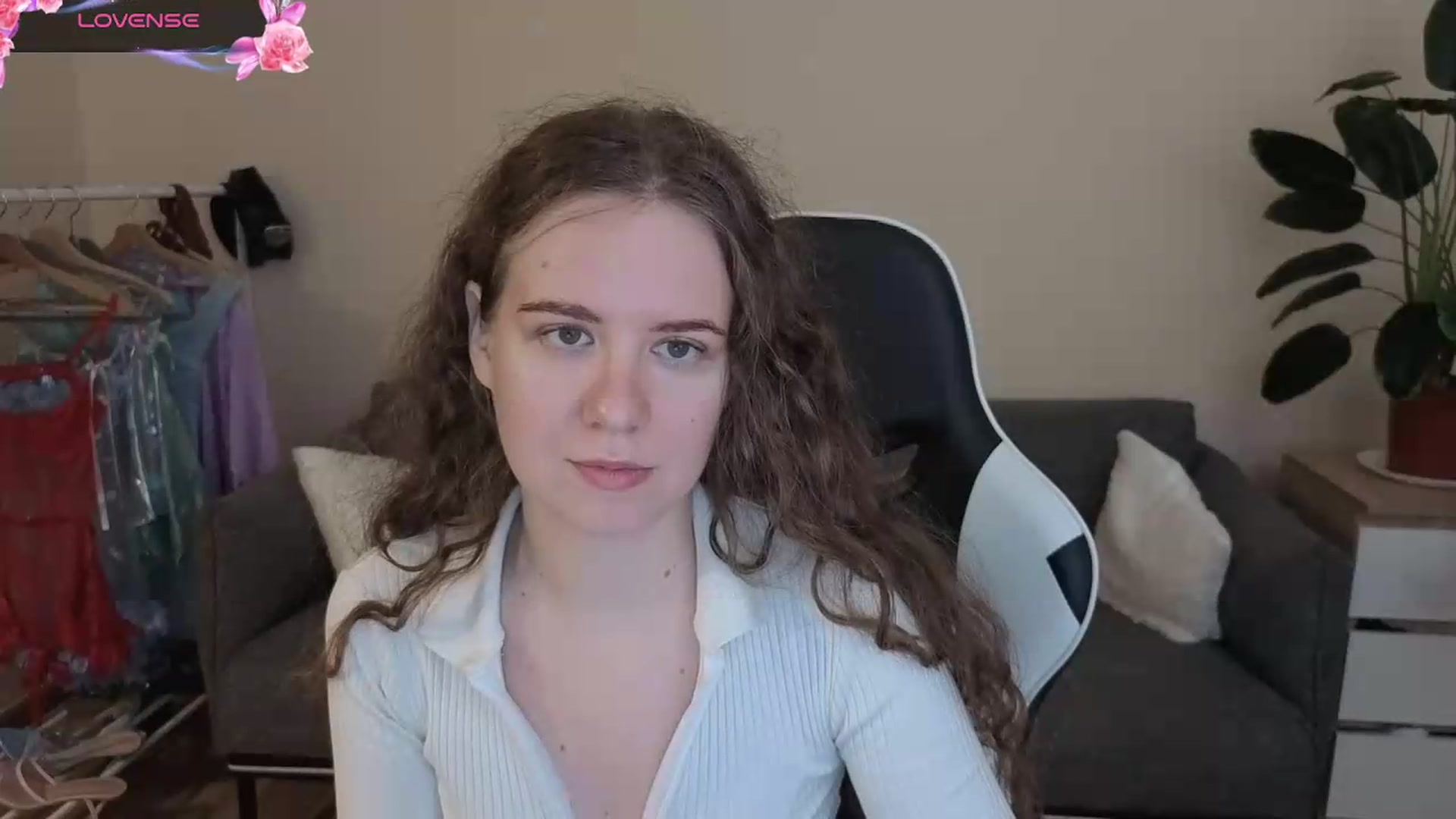 Gallery image thumbnail from BlueFlowerr's myfreecams stream on, 07/21/2026, 18:07 image 15 of 20