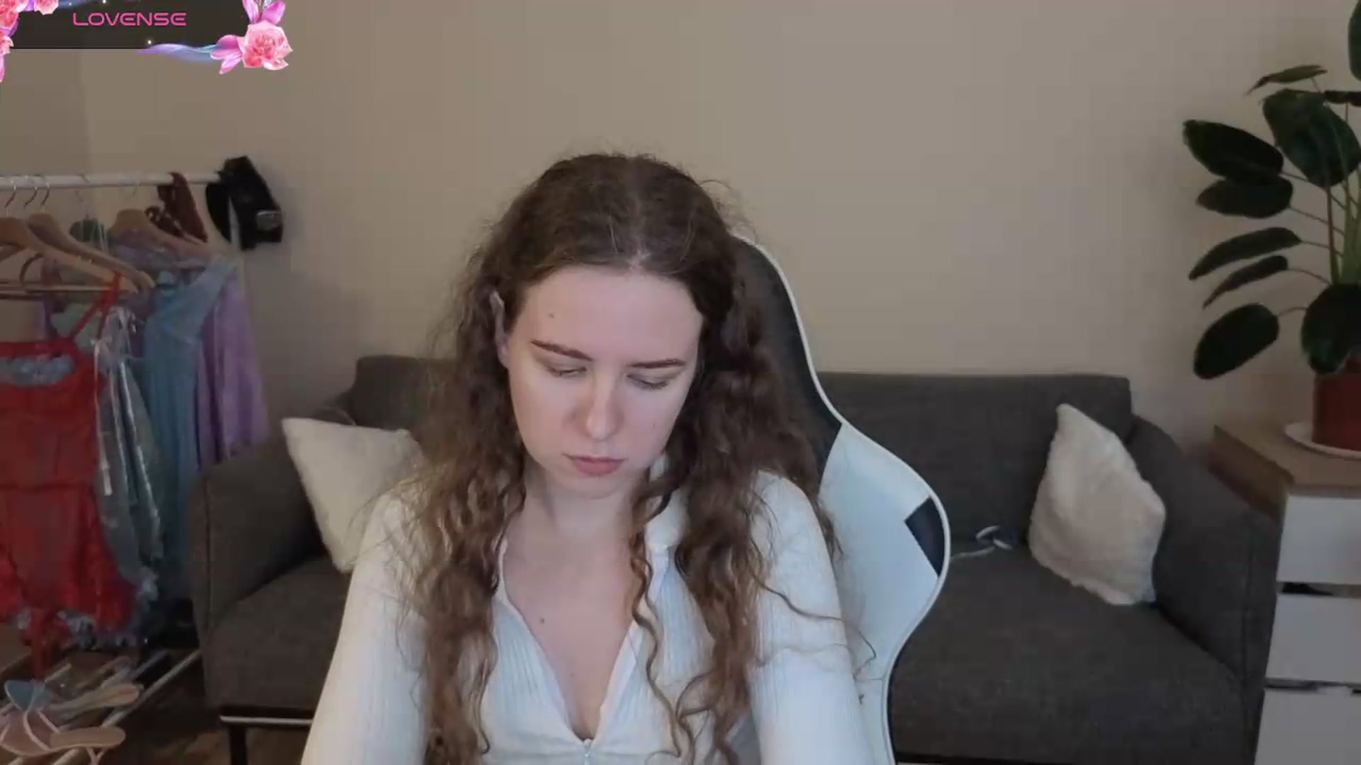 Gallery image thumbnail from BlueFlowerr's myfreecams stream on, 07/21/2026, 18:35 image 5 of 20
