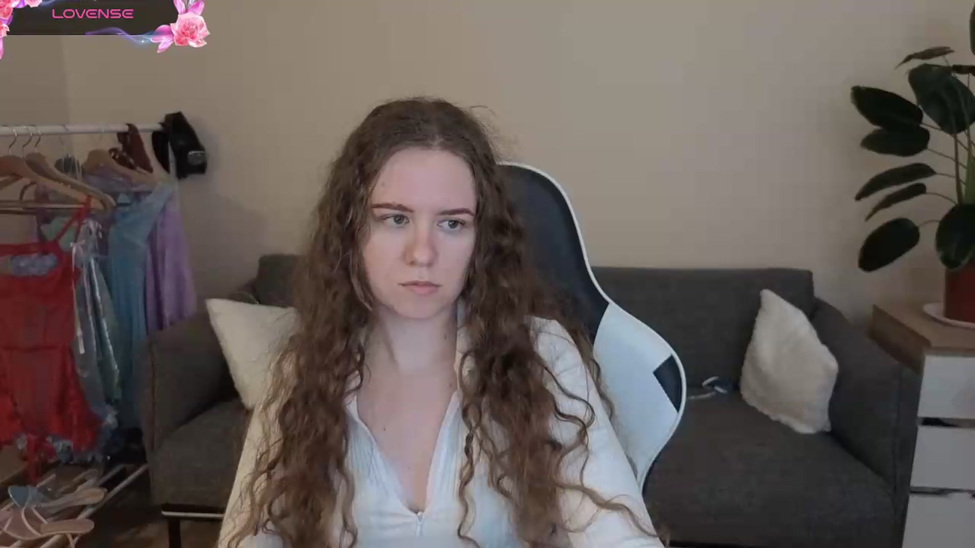 Gallery image thumbnail from BlueFlowerr's myfreecams stream on, 07/21/2026, 18:35 image 16 of 20