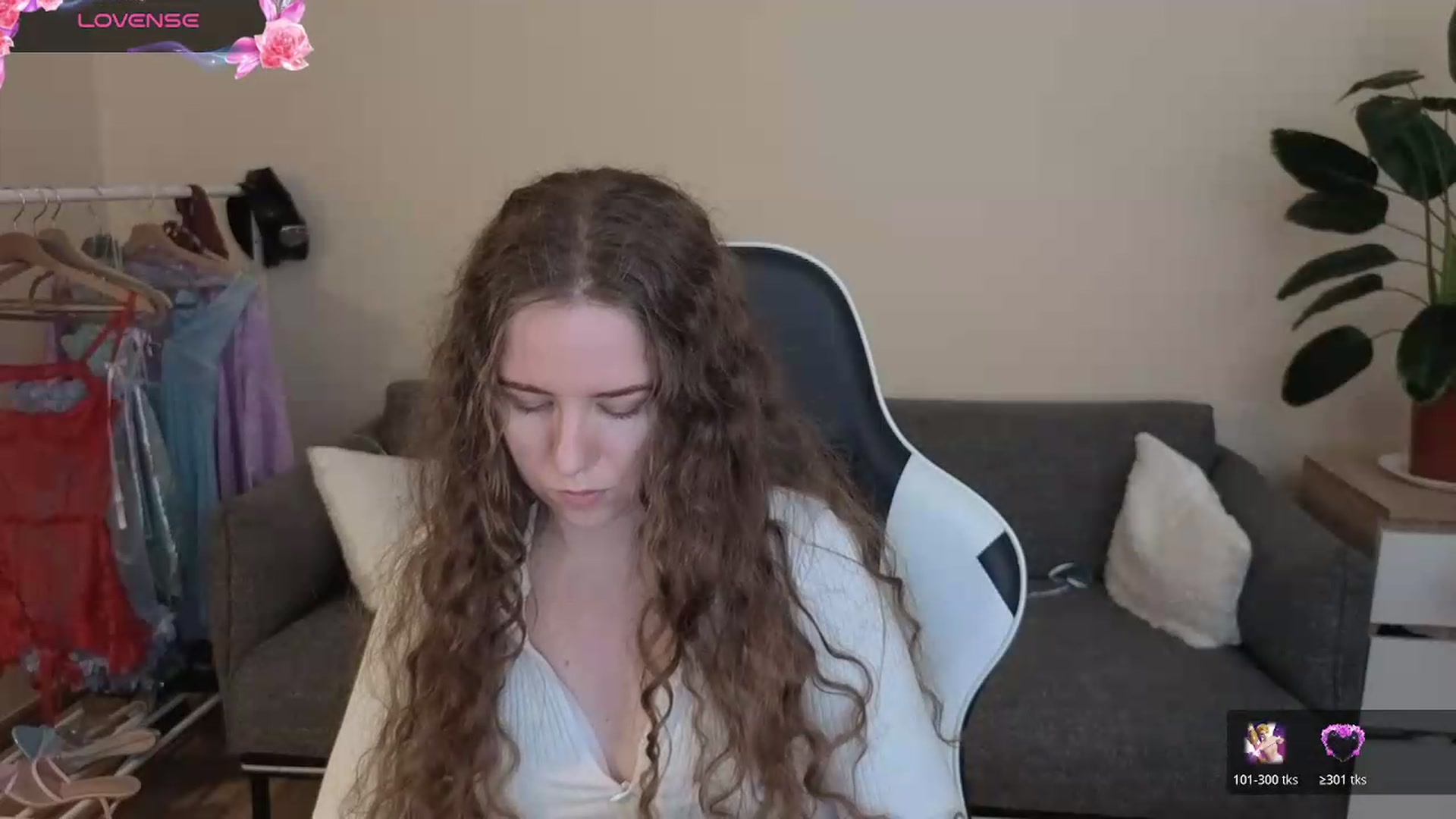 Gallery image thumbnail from BlueFlowerr's myfreecams stream on, 07/21/2026, 18:35 image 20 of 20