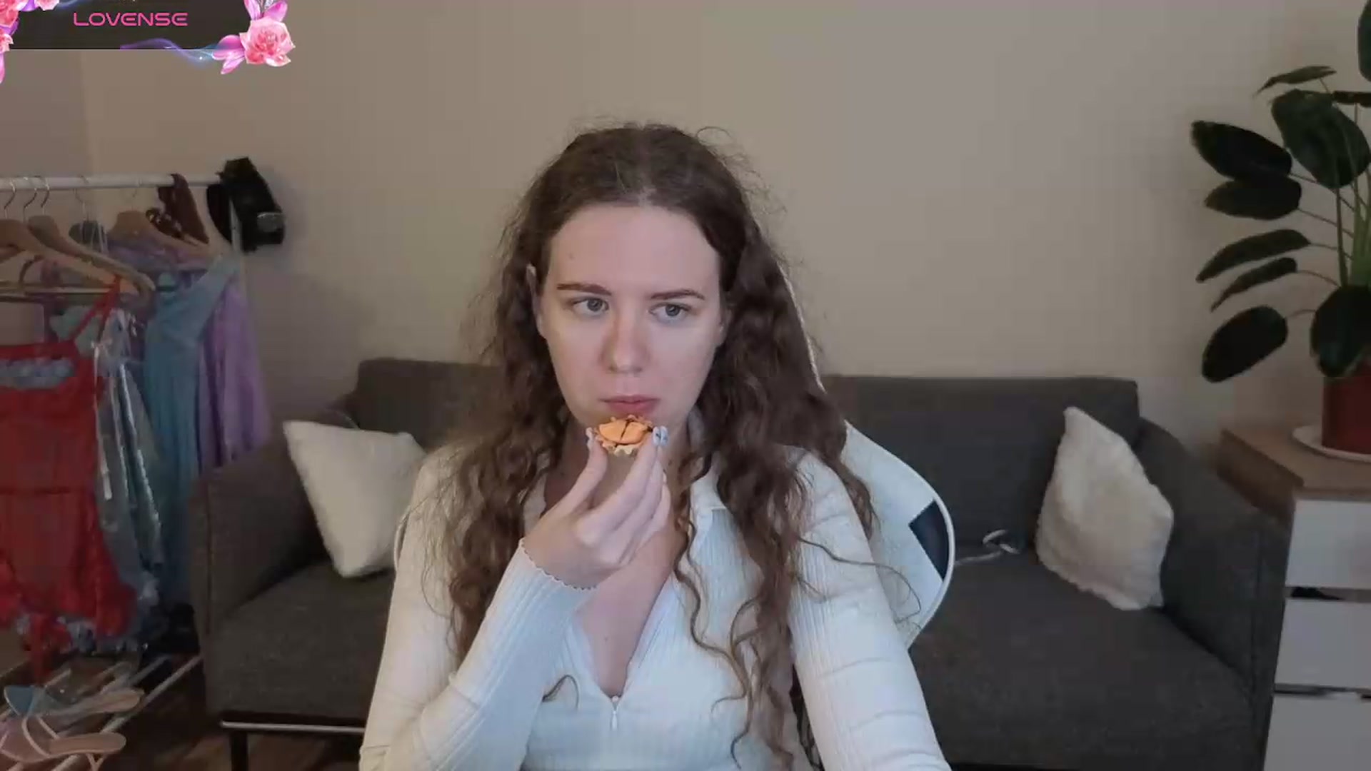 Gallery image thumbnail from BlueFlowerr's myfreecams stream on, 07/21/2026, 18:35 image 2 of 20