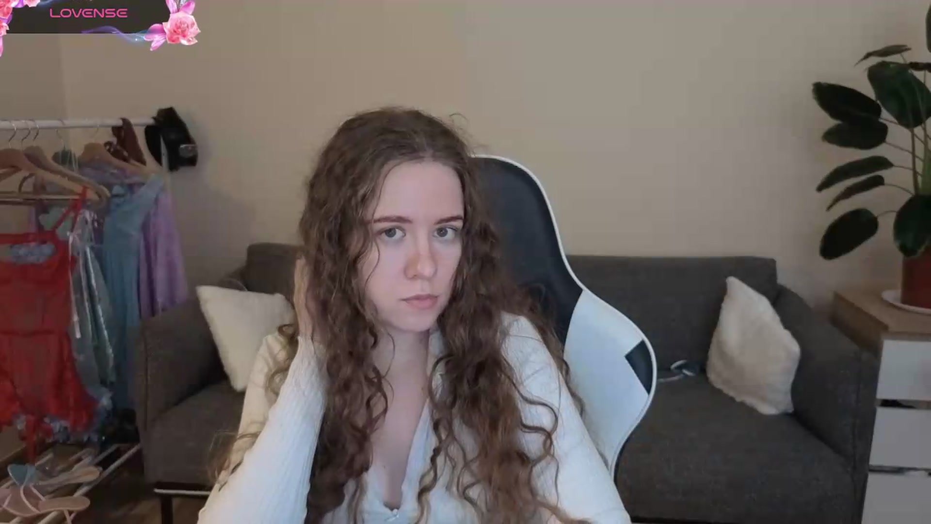 Gallery image thumbnail from BlueFlowerr's myfreecams stream on, 07/21/2026, 18:35 image 18 of 20