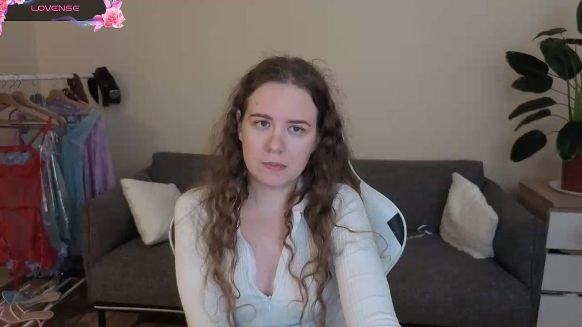 Gallery image thumbnail from BlueFlowerr's myfreecams stream on, 07/21/2026, 18:35 image 4 of 20