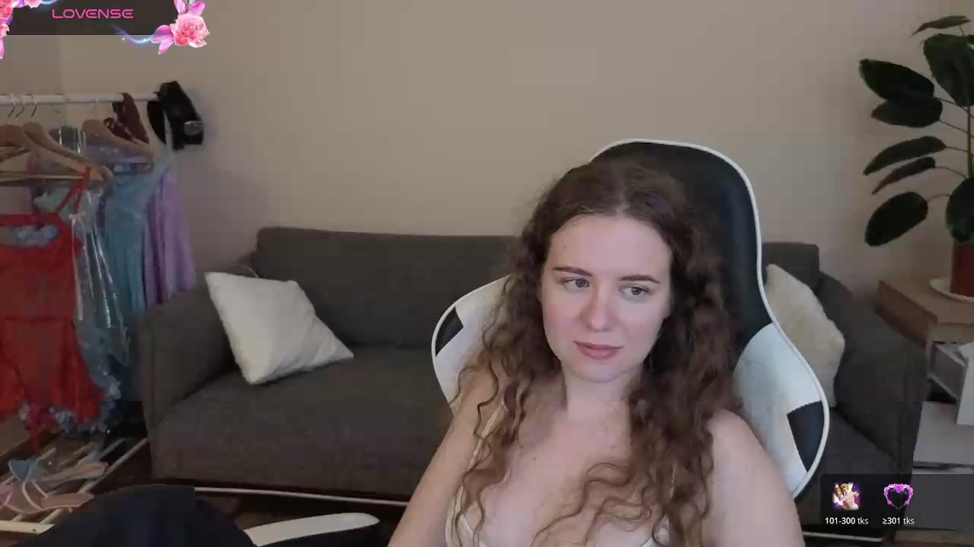 Gallery image thumbnail from BlueFlowerr's myfreecams stream on, 07/21/2026, 21:49 image 12 of 20