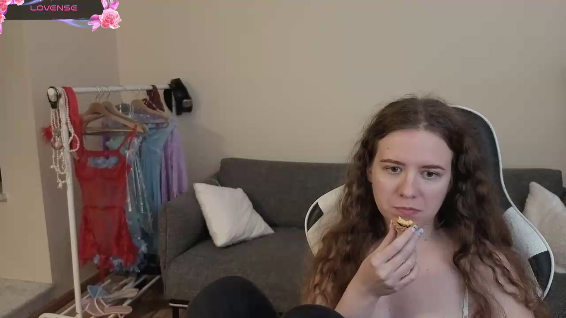 Gallery image thumbnail from BlueFlowerr's myfreecams stream on, 07/21/2026, 23:03 image 4 of 20