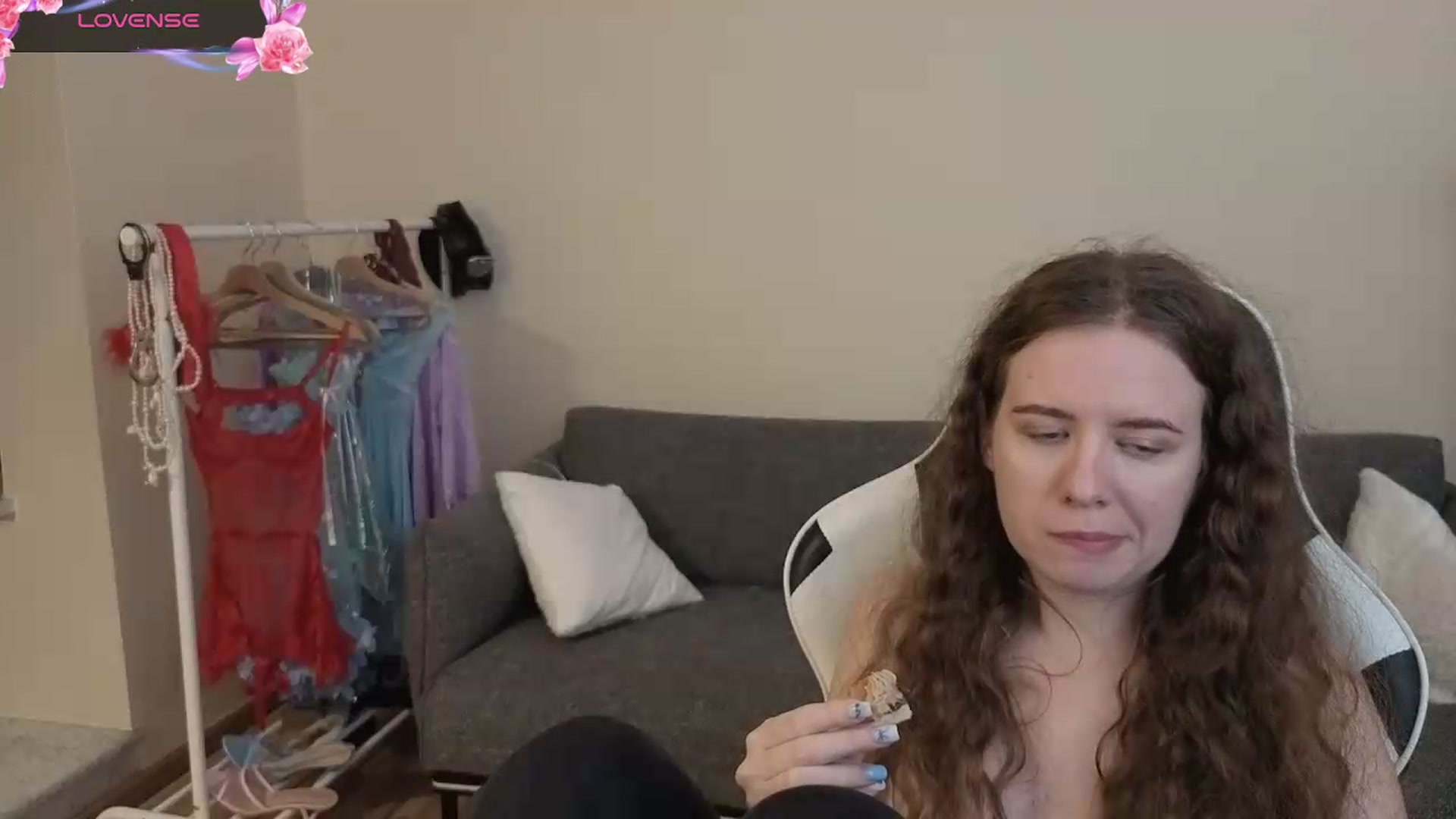 Gallery image thumbnail from BlueFlowerr's myfreecams stream on, 07/21/2026, 23:03 image 2 of 20