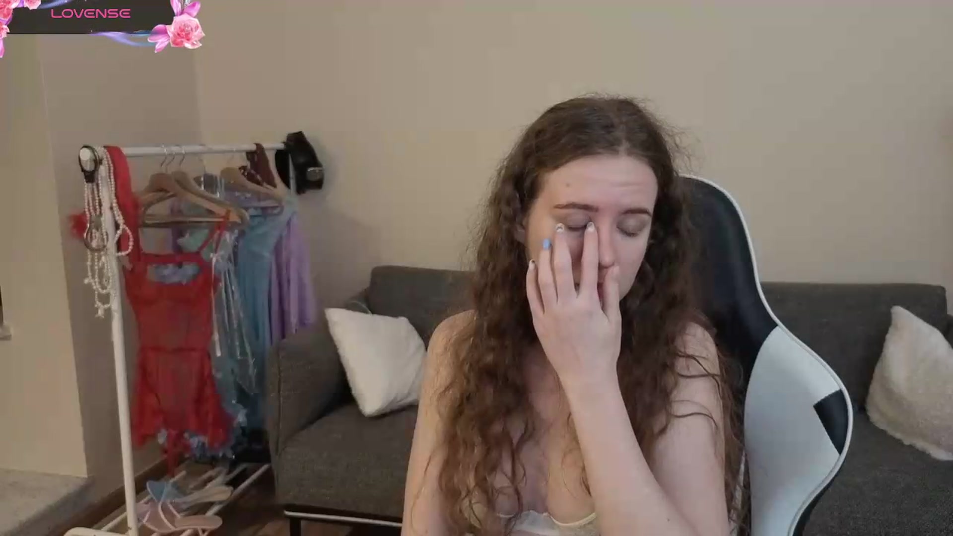 Gallery image thumbnail from BlueFlowerr's myfreecams stream on, 07/21/2026, 23:03 image 20 of 20