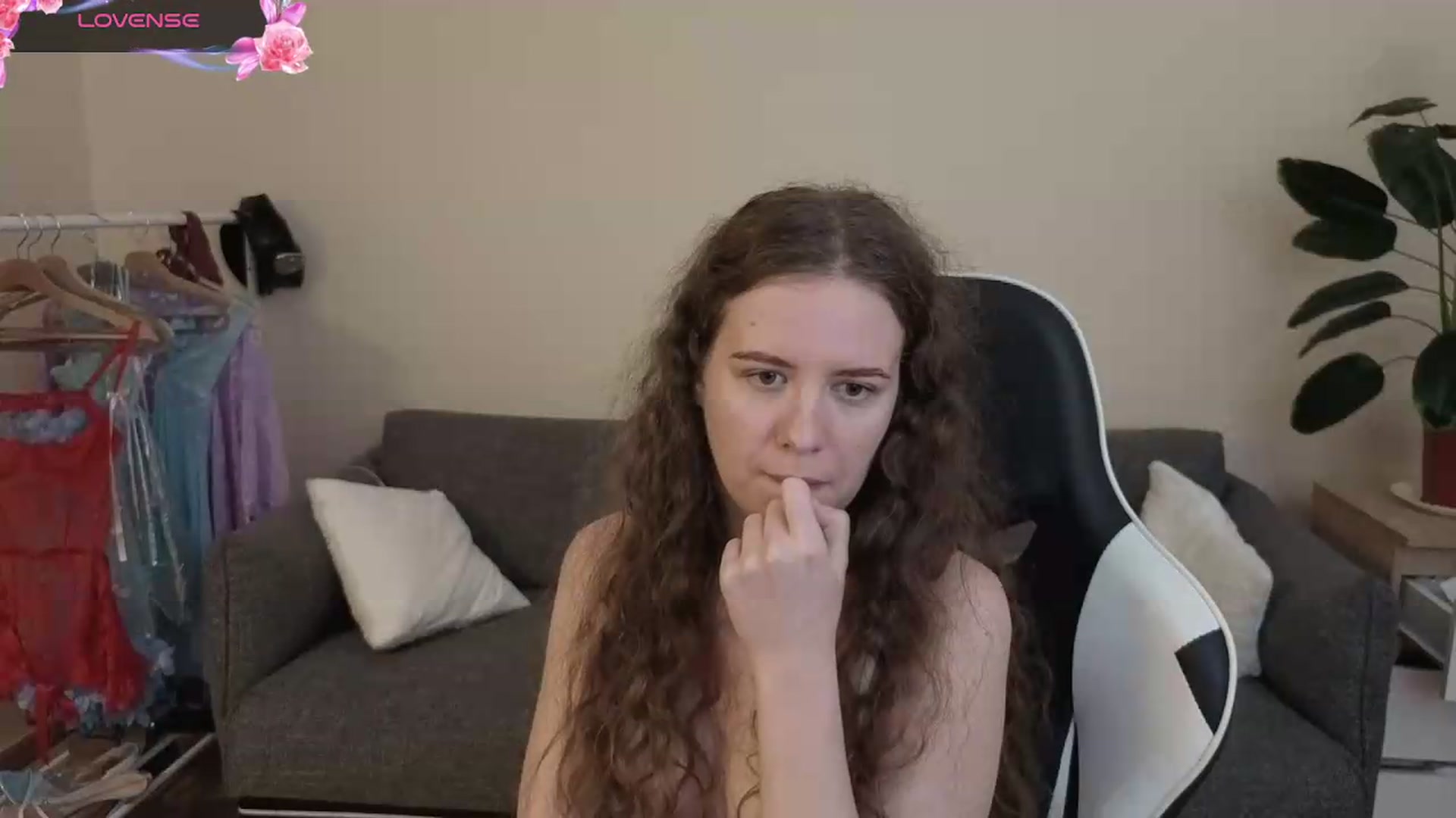 Gallery image thumbnail from BlueFlowerr's myfreecams stream on, 07/22/2026, 24:10 image 16 of 20