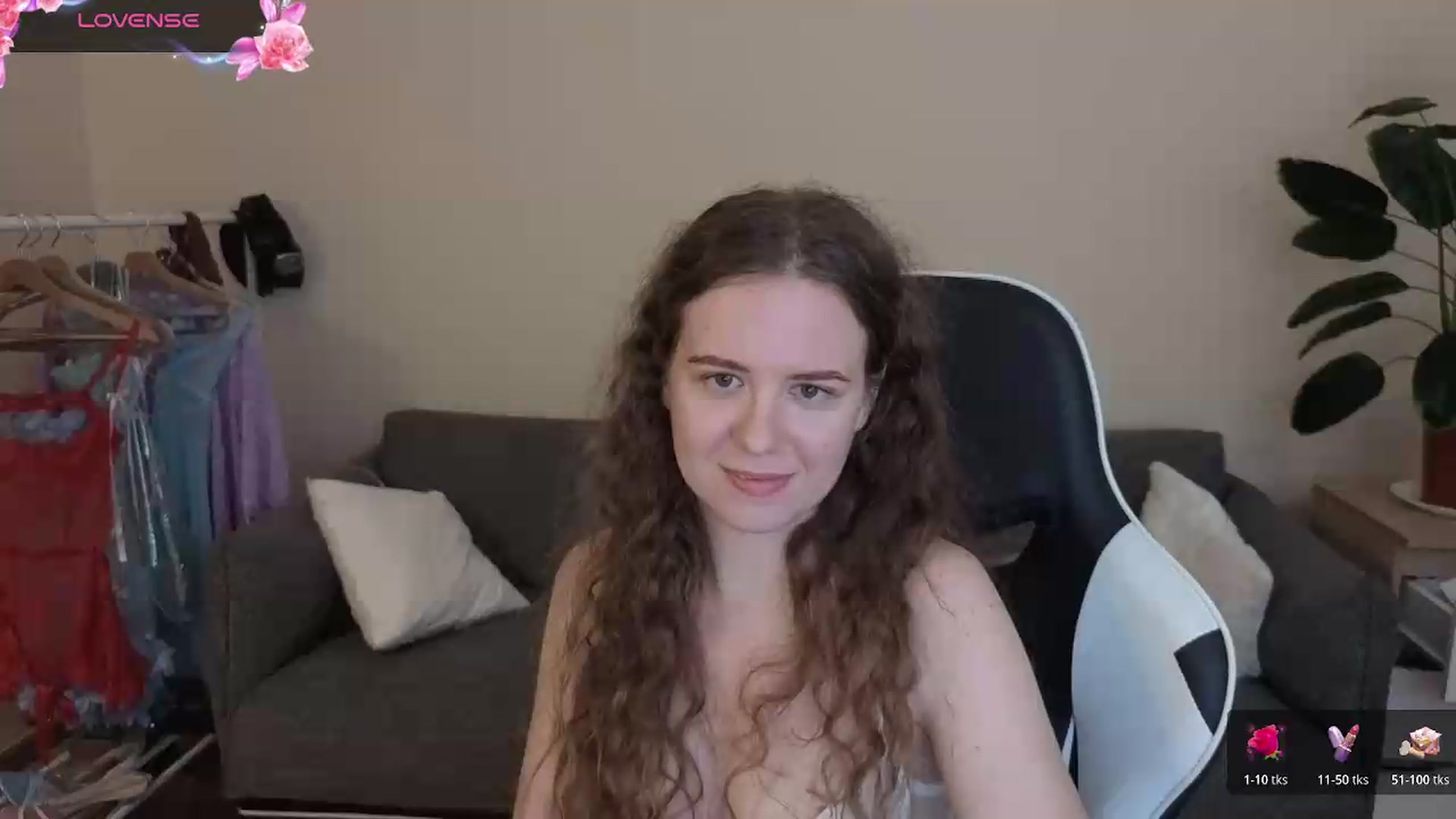 Gallery image thumbnail from BlueFlowerr's myfreecams stream on, 07/22/2026, 24:10 image 17 of 20