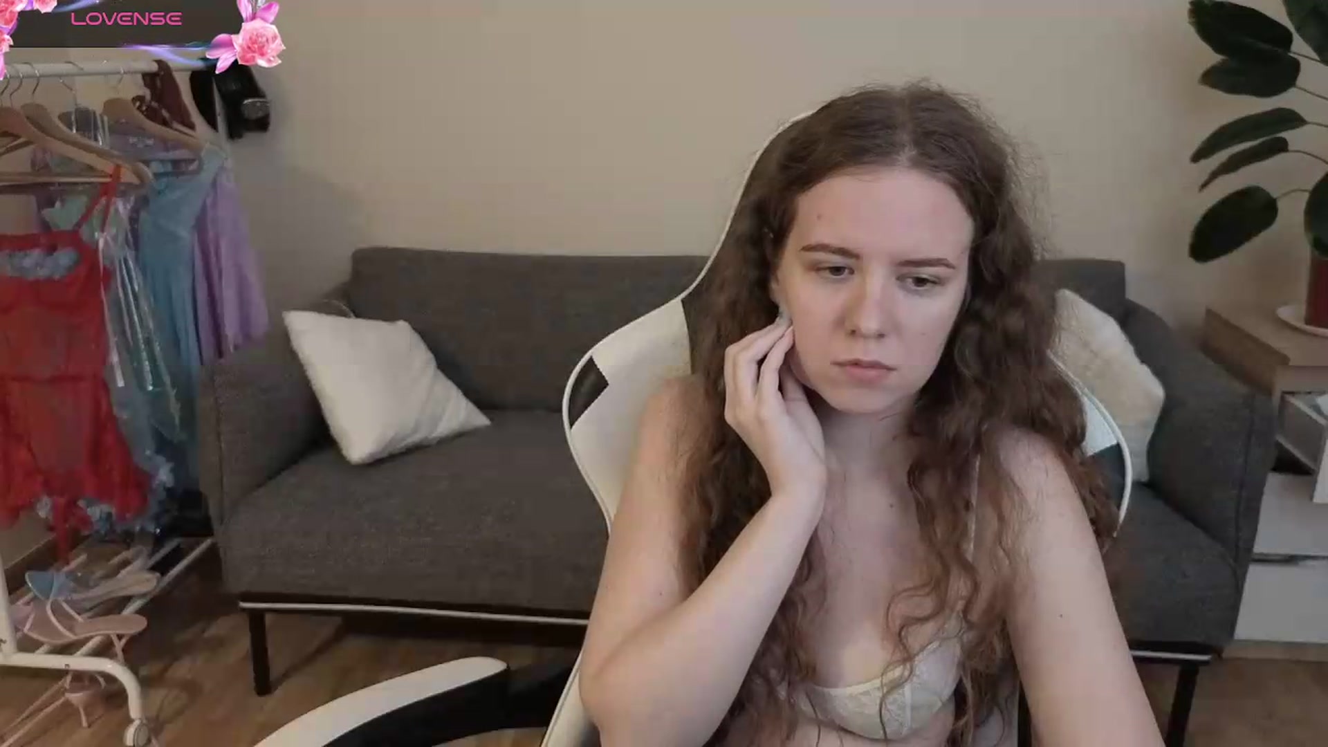 Gallery image thumbnail from BlueFlowerr's myfreecams stream on, 07/22/2026, 24:10 image 6 of 20
