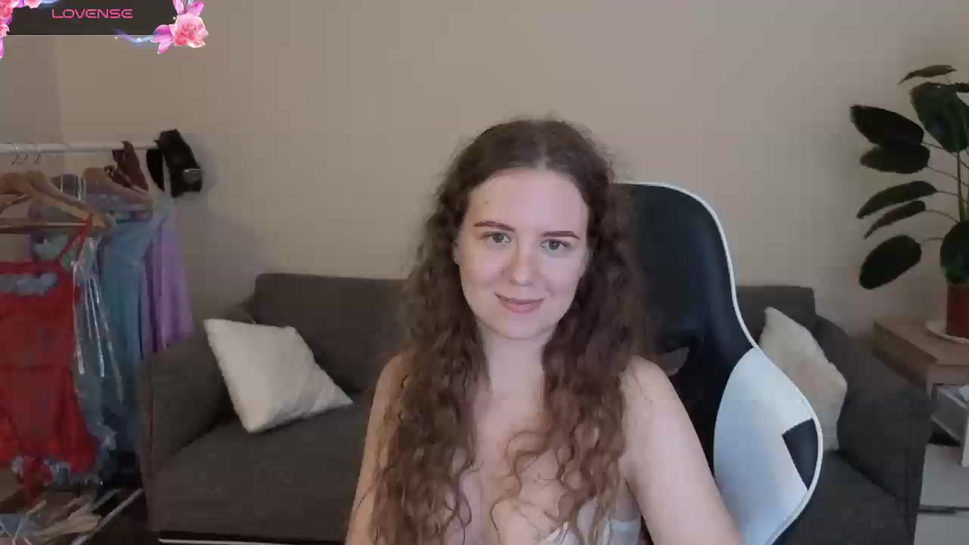 Gallery image thumbnail from BlueFlowerr's myfreecams stream on, 07/22/2026, 24:10 image 19 of 20