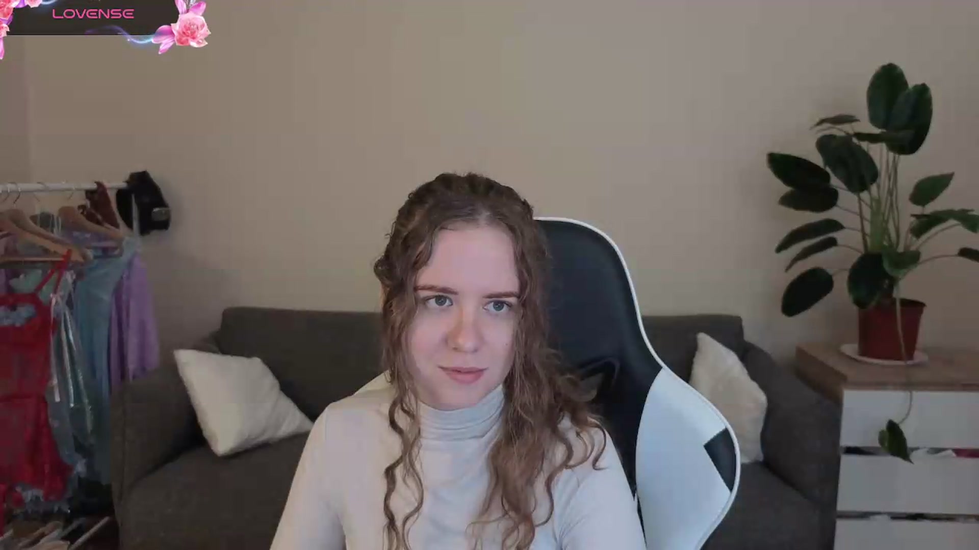 Gallery image thumbnail from BlueFlowerr's myfreecams stream on, 07/23/2026, 17:30 image 6 of 20