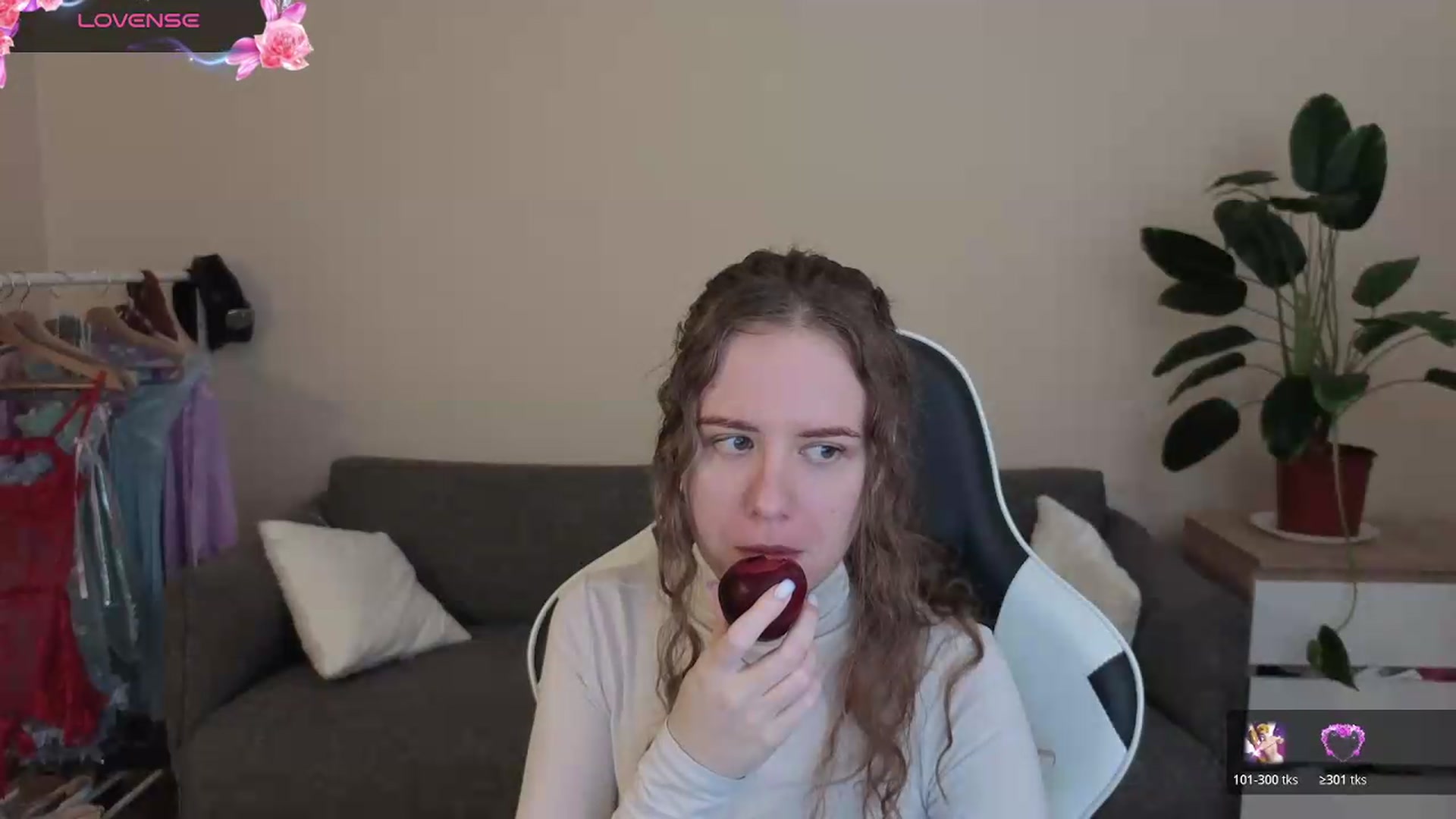 Gallery image thumbnail from BlueFlowerr's myfreecams stream on, 07/23/2026, 17:30 image 8 of 20