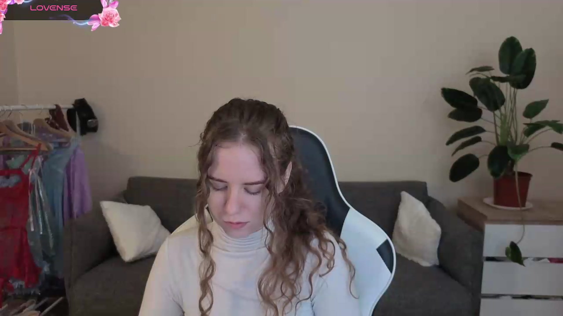 Gallery image thumbnail from BlueFlowerr's myfreecams stream on, 07/23/2026, 17:30 image 4 of 20