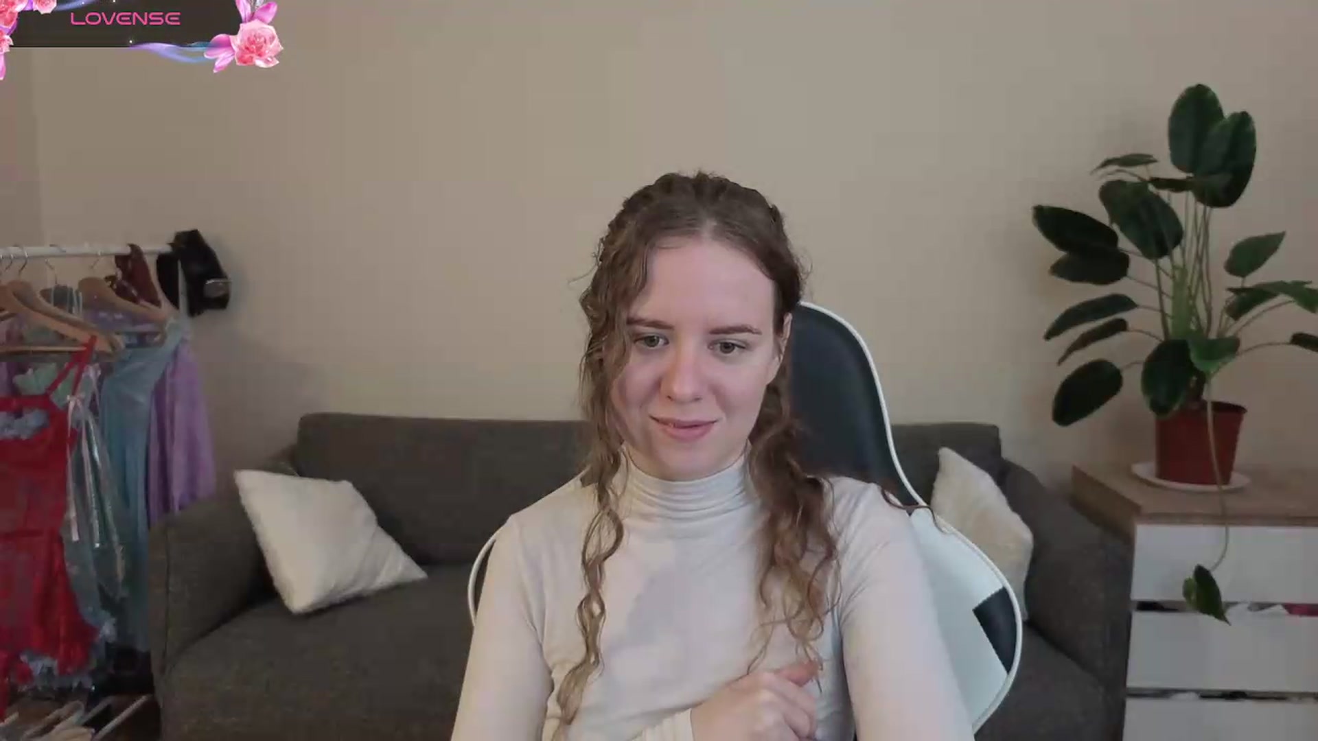 Gallery image thumbnail from BlueFlowerr's myfreecams stream on, 07/23/2026, 17:30 image 17 of 20