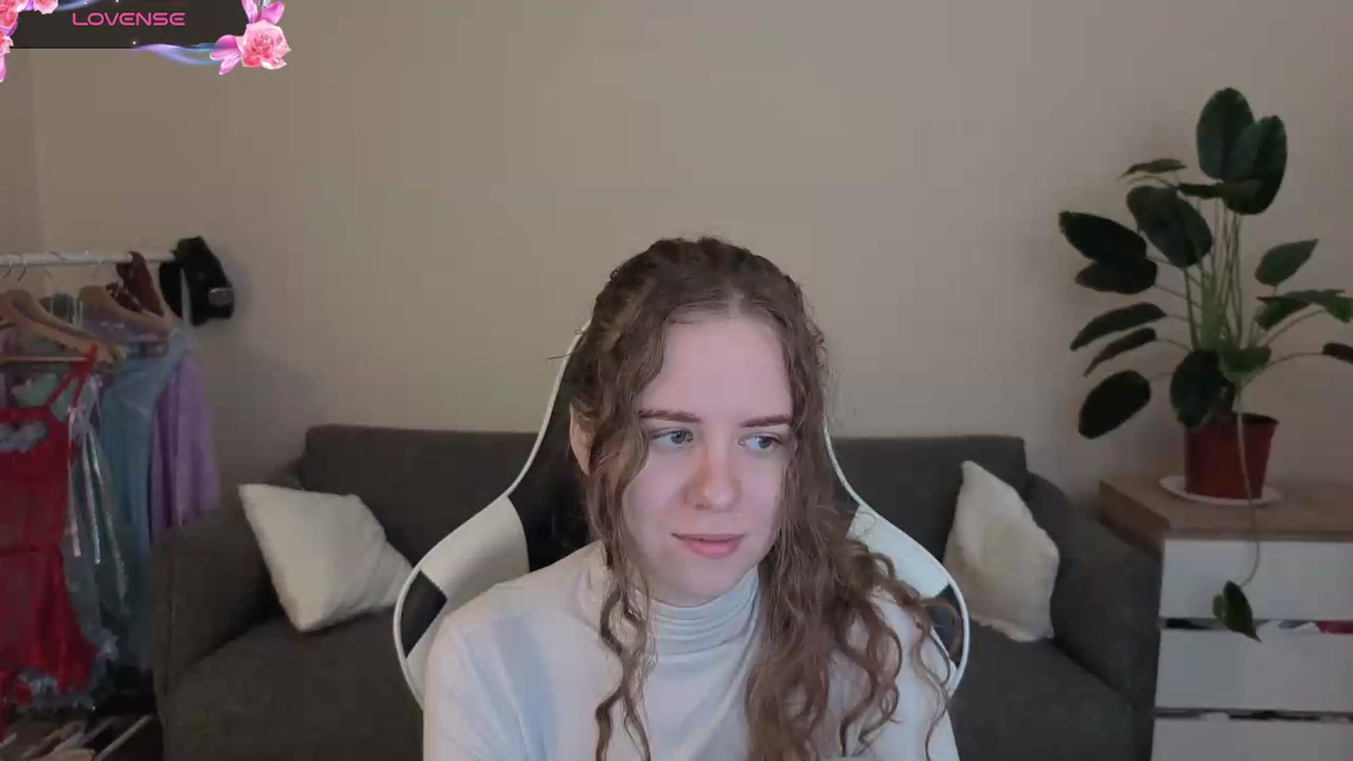 Gallery image thumbnail from BlueFlowerr's myfreecams stream on, 07/23/2026, 17:30 image 3 of 20