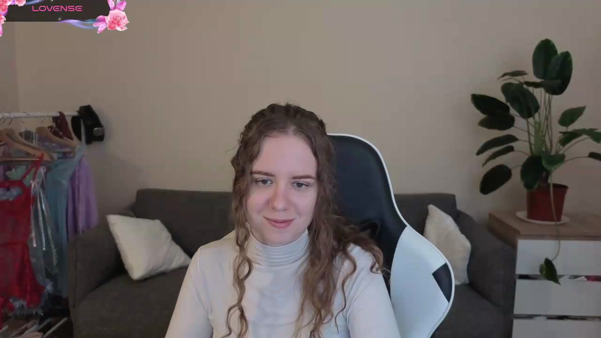 Gallery image thumbnail from BlueFlowerr's myfreecams stream on, 07/23/2026, 17:30 image 7 of 20