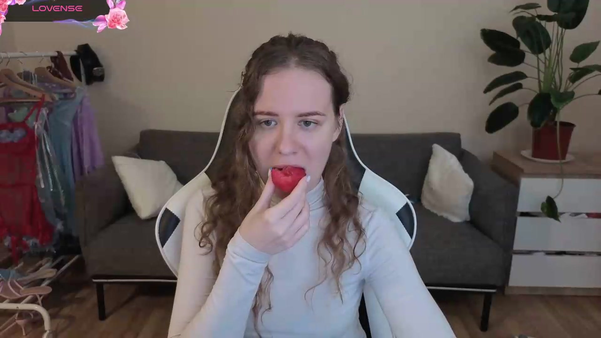 Gallery image thumbnail from BlueFlowerr's myfreecams stream on, 07/23/2026, 18:48 image 13 of 20