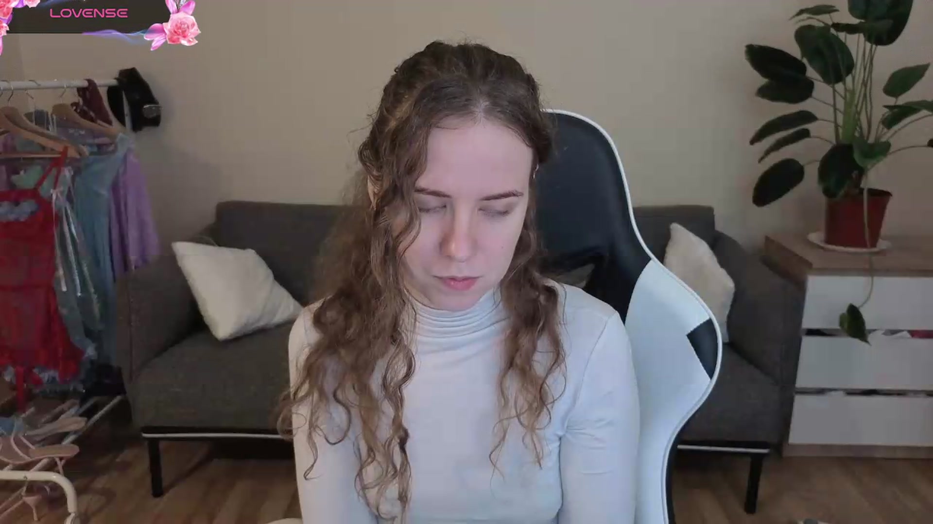 Gallery image thumbnail from BlueFlowerr's myfreecams stream on, 07/23/2026, 18:48 image 3 of 20
