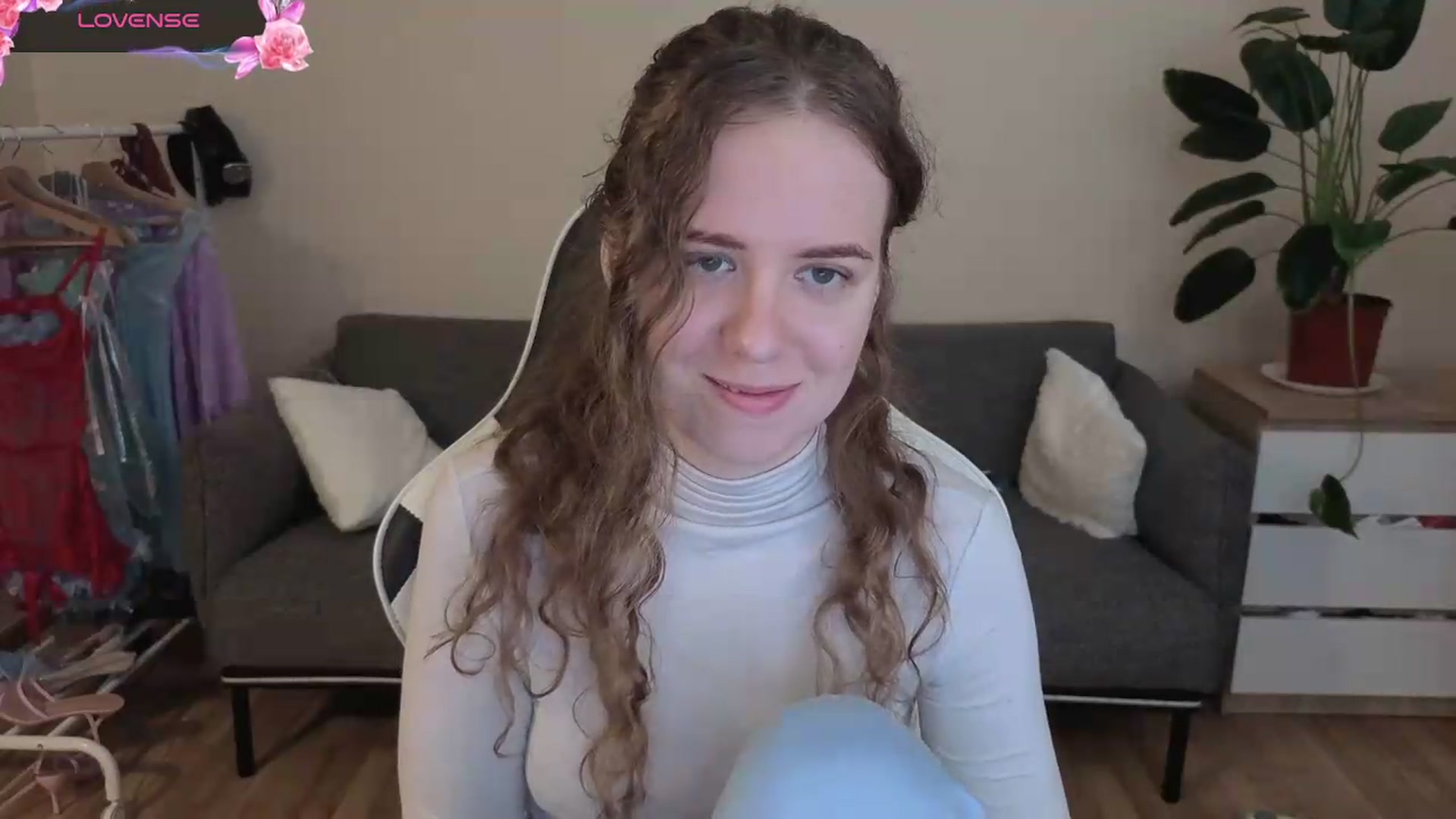 Gallery image thumbnail from BlueFlowerr's myfreecams stream on, 07/23/2026, 18:48 image 5 of 20