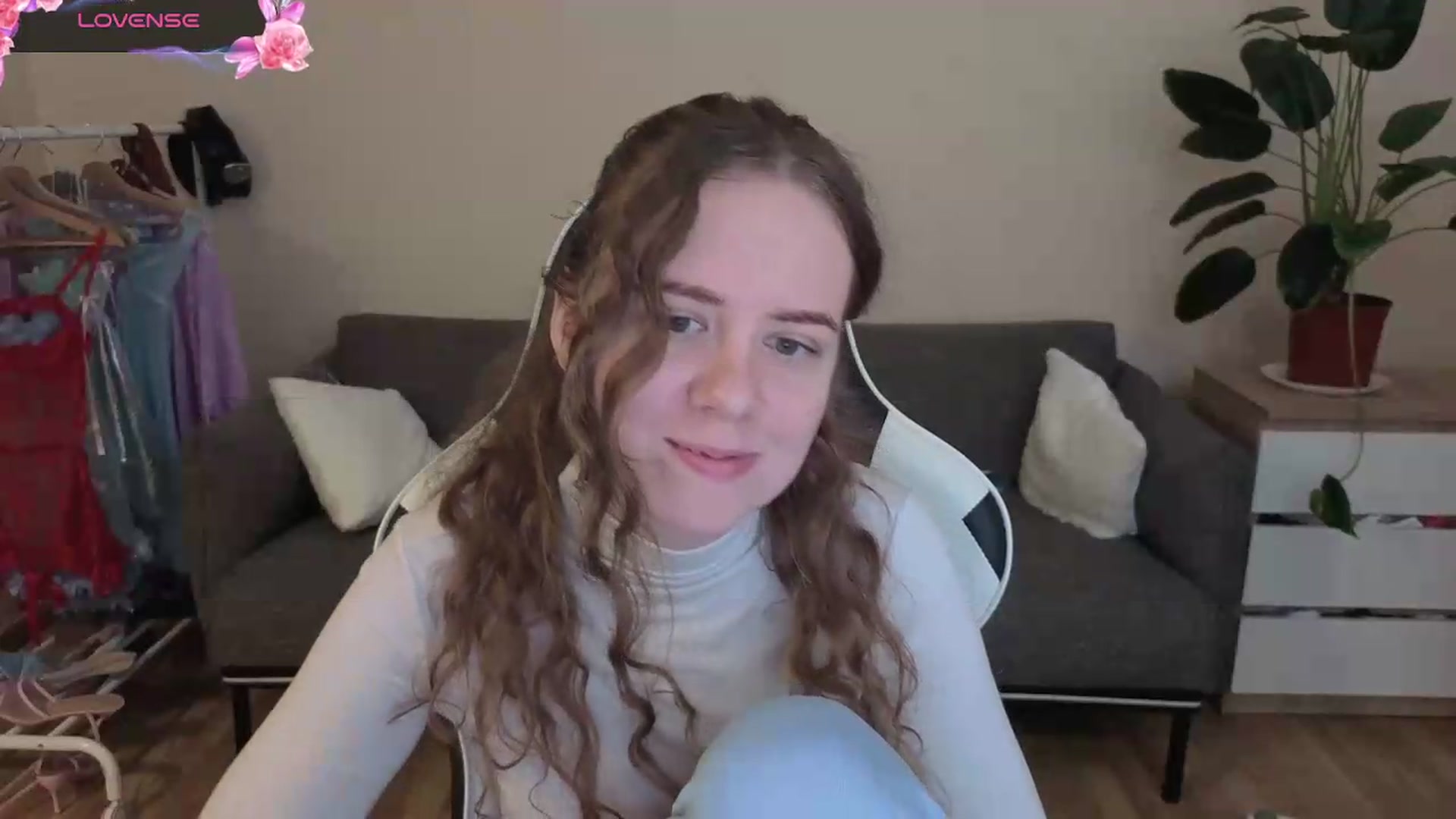 Gallery image thumbnail from BlueFlowerr's myfreecams stream on, 07/23/2026, 18:48 image 9 of 20