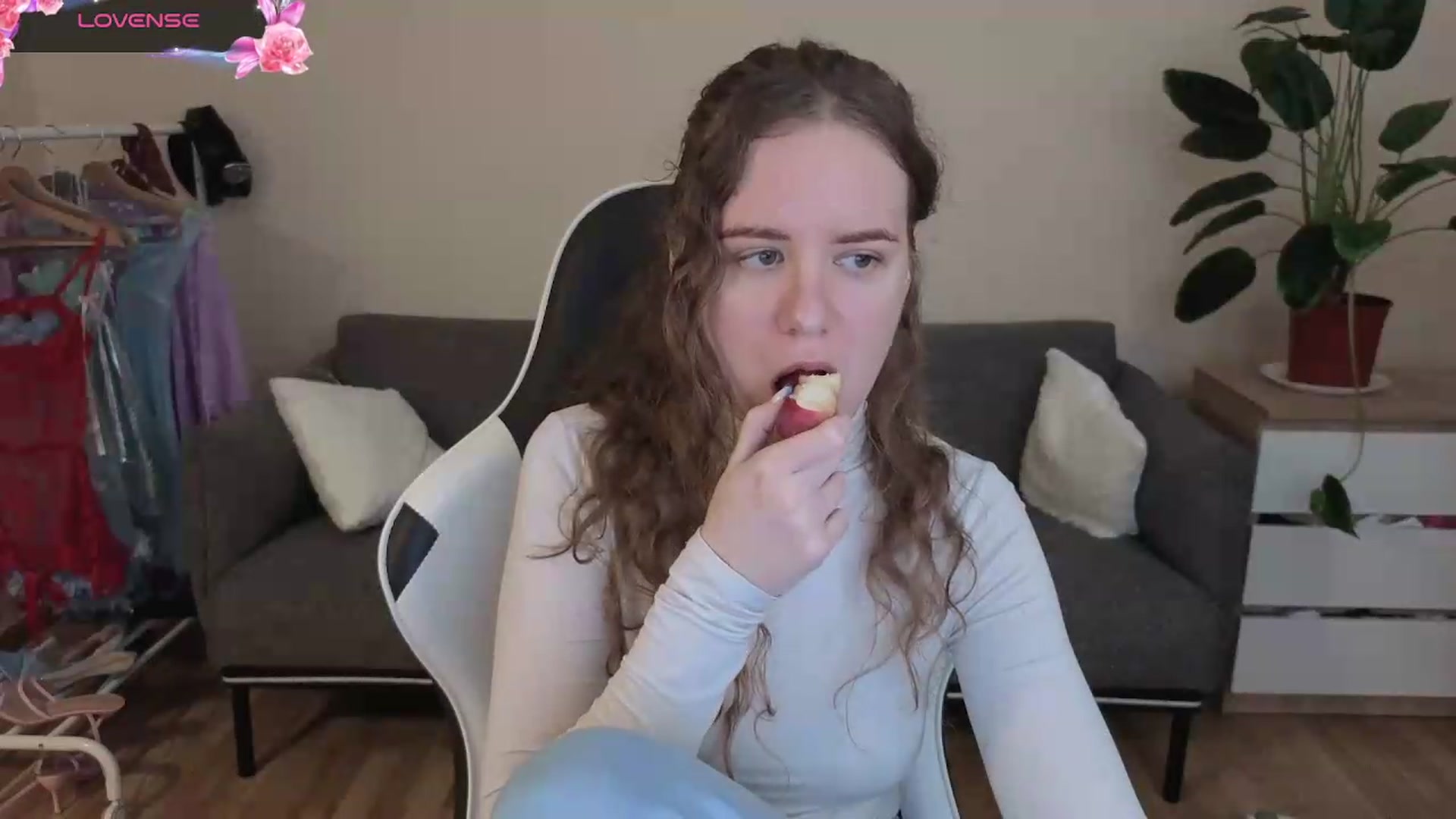 Gallery image thumbnail from BlueFlowerr's myfreecams stream on, 07/23/2026, 18:48 image 10 of 20