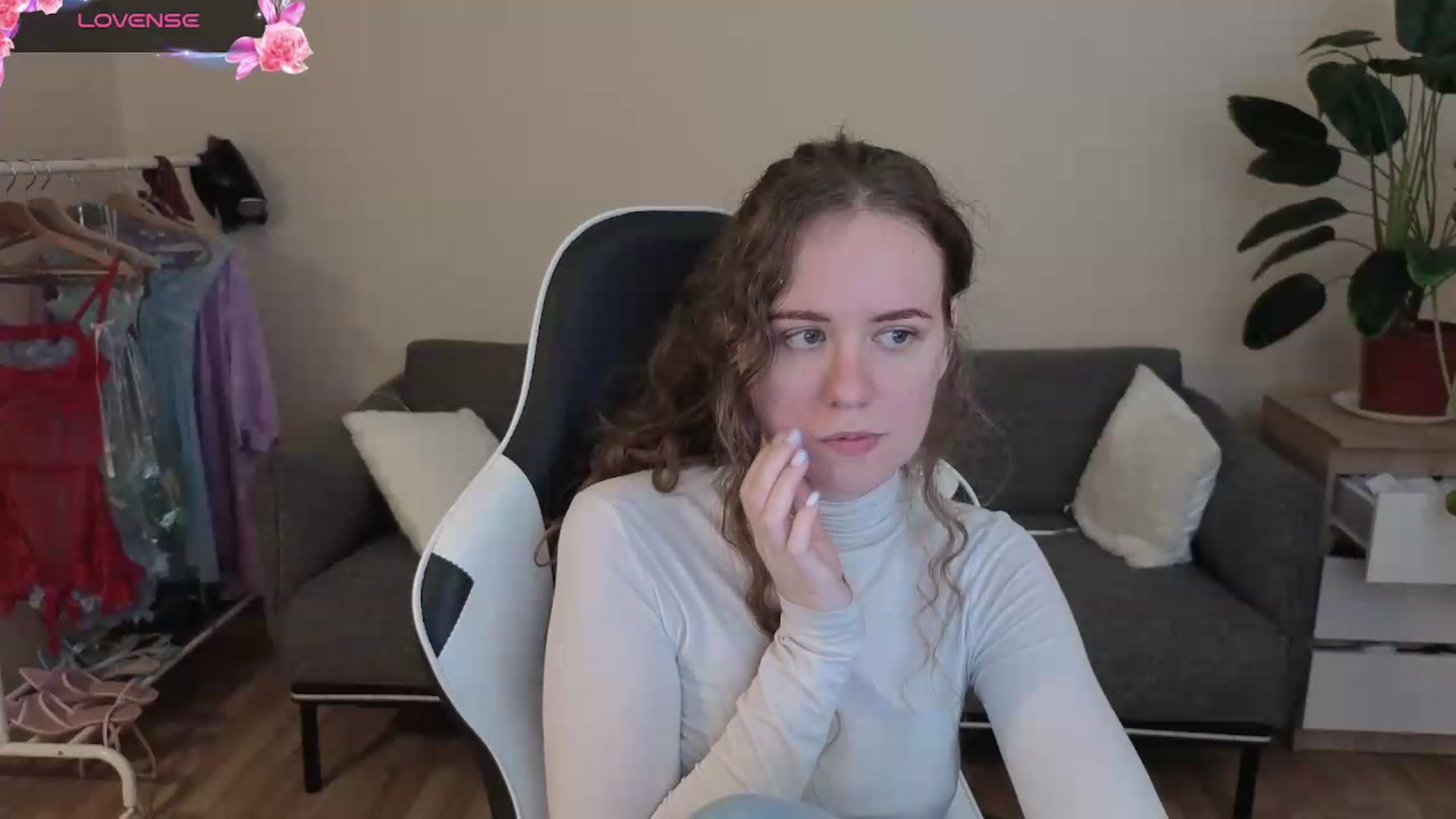 Gallery image thumbnail from BlueFlowerr's myfreecams stream on, 07/23/2026, 20:18 image 6 of 20