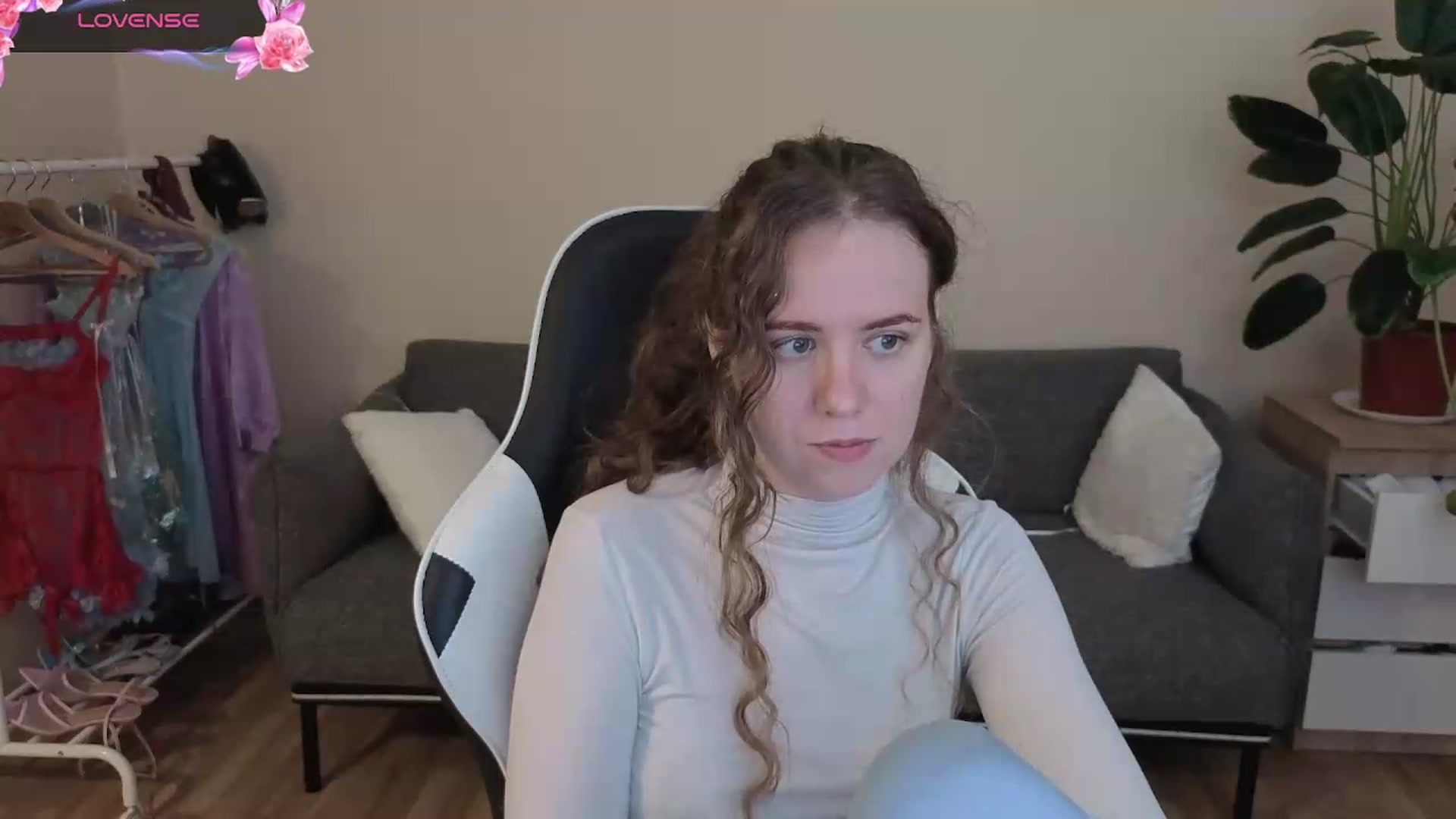 Gallery image thumbnail from BlueFlowerr's myfreecams stream on, 07/23/2026, 20:18 image 9 of 20