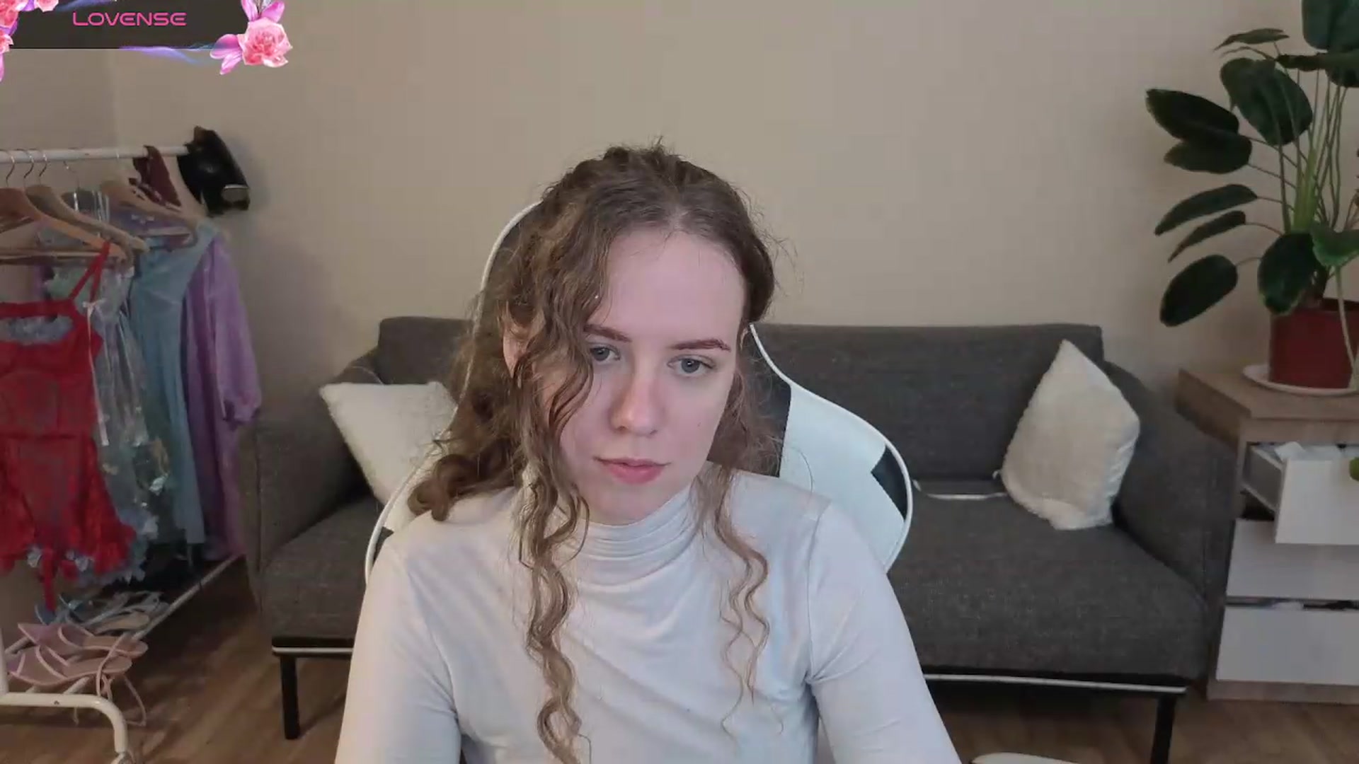 Gallery image thumbnail from BlueFlowerr's myfreecams stream on, 07/23/2026, 20:18 image 15 of 20
