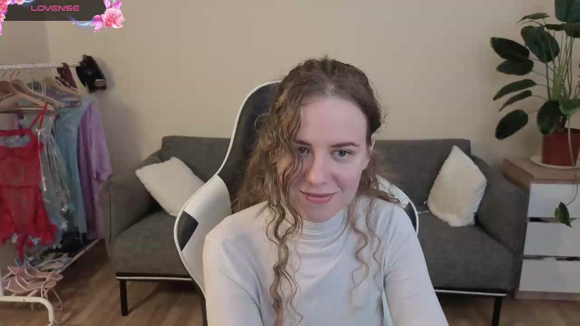 Gallery image thumbnail from BlueFlowerr's myfreecams stream on, 07/23/2026, 22:32 image 9 of 20