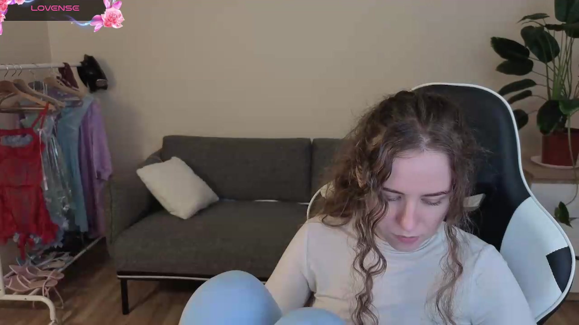 Gallery image thumbnail from BlueFlowerr's myfreecams stream on, 07/23/2026, 22:32 image 17 of 20