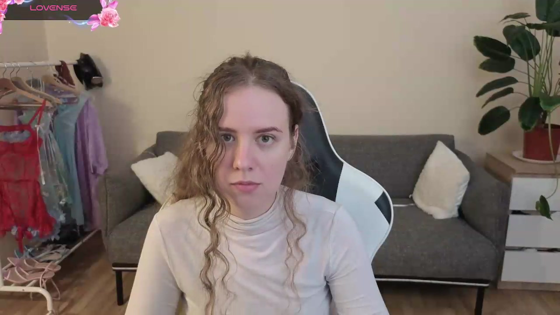 Gallery image thumbnail from BlueFlowerr's myfreecams stream on, 07/23/2026, 22:32 image 13 of 20