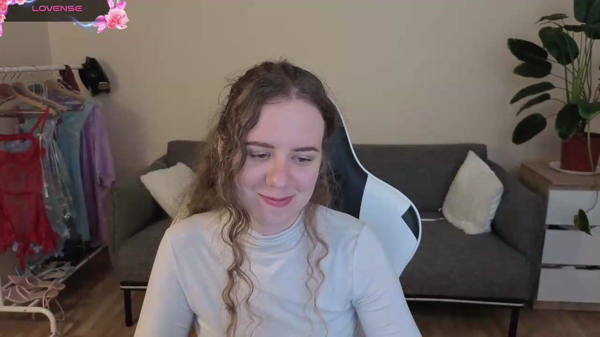 Gallery image thumbnail from BlueFlowerr's myfreecams stream on, 07/23/2026, 22:32 image 14 of 20