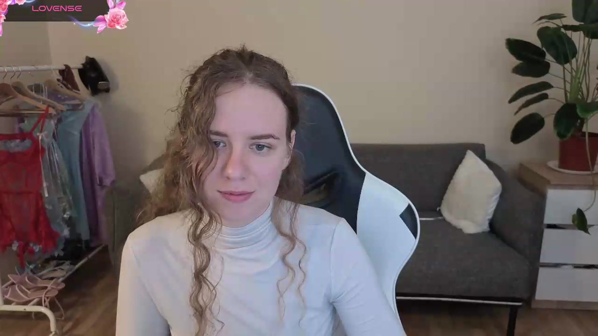 Gallery image thumbnail from BlueFlowerr's myfreecams stream on, 07/23/2026, 22:32 image 6 of 20