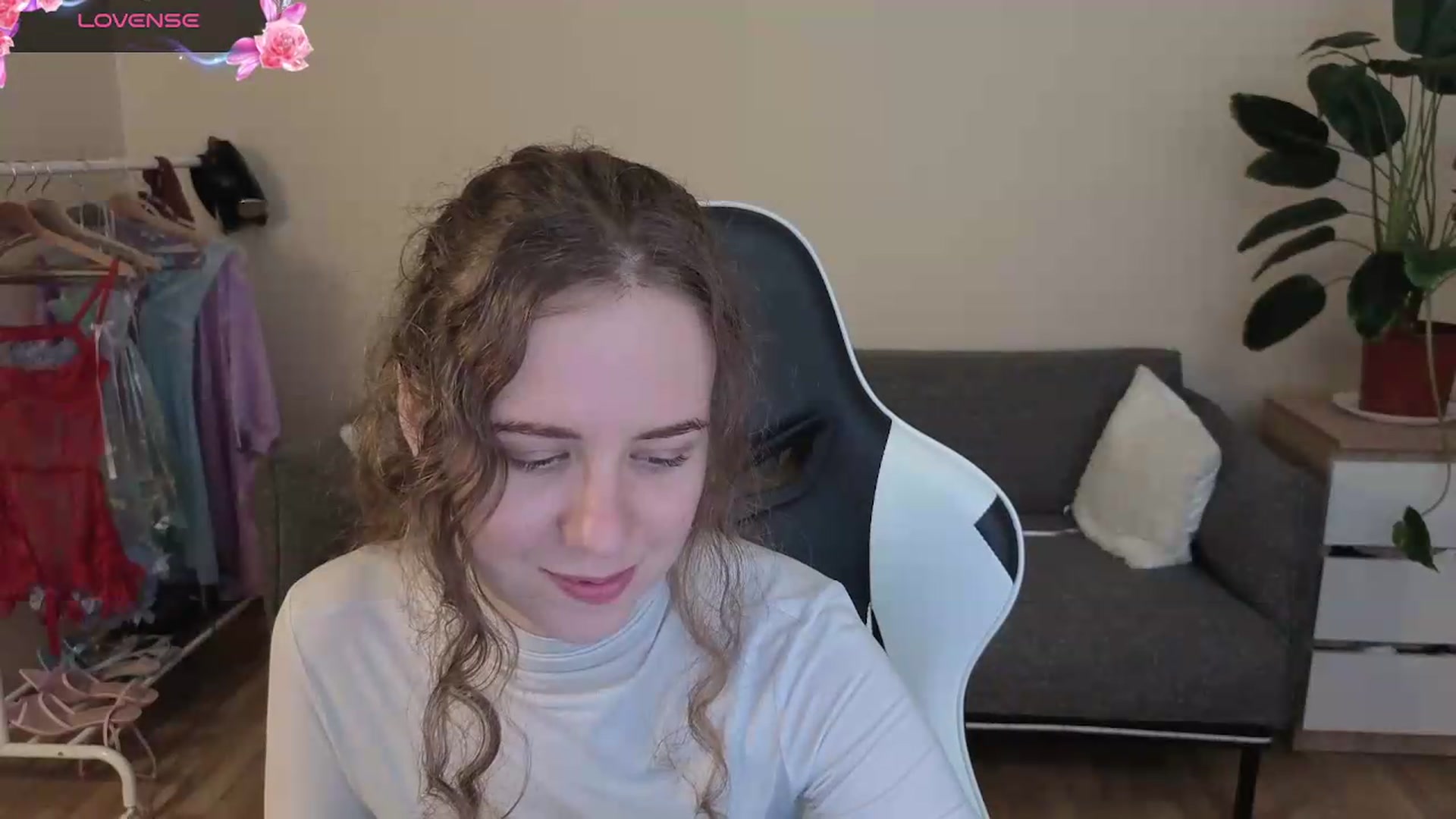 Gallery image thumbnail from BlueFlowerr's myfreecams stream on, 07/23/2026, 22:32 image 3 of 20