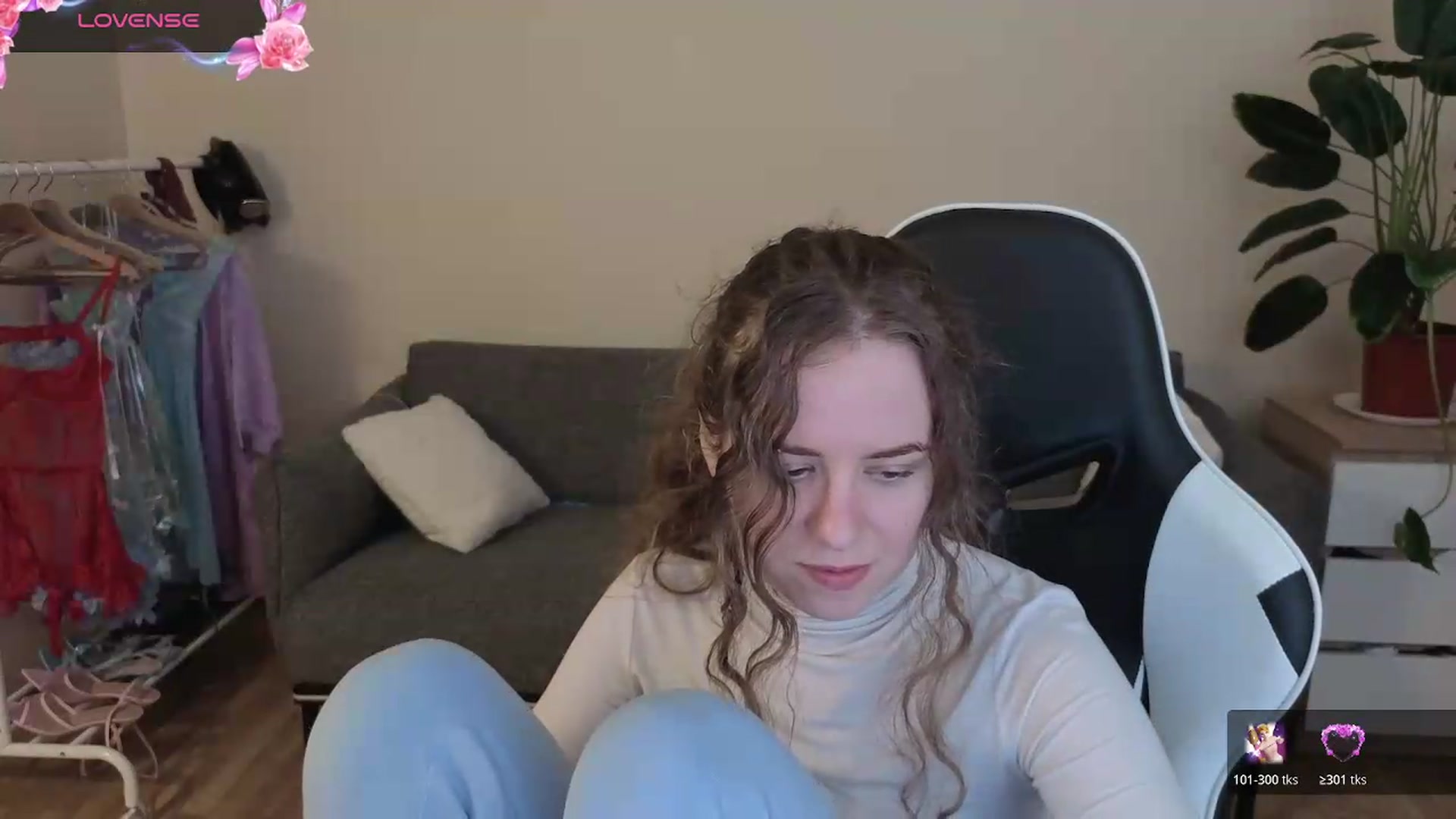 Gallery image thumbnail from BlueFlowerr's myfreecams stream on, 07/23/2026, 22:32 image 16 of 20