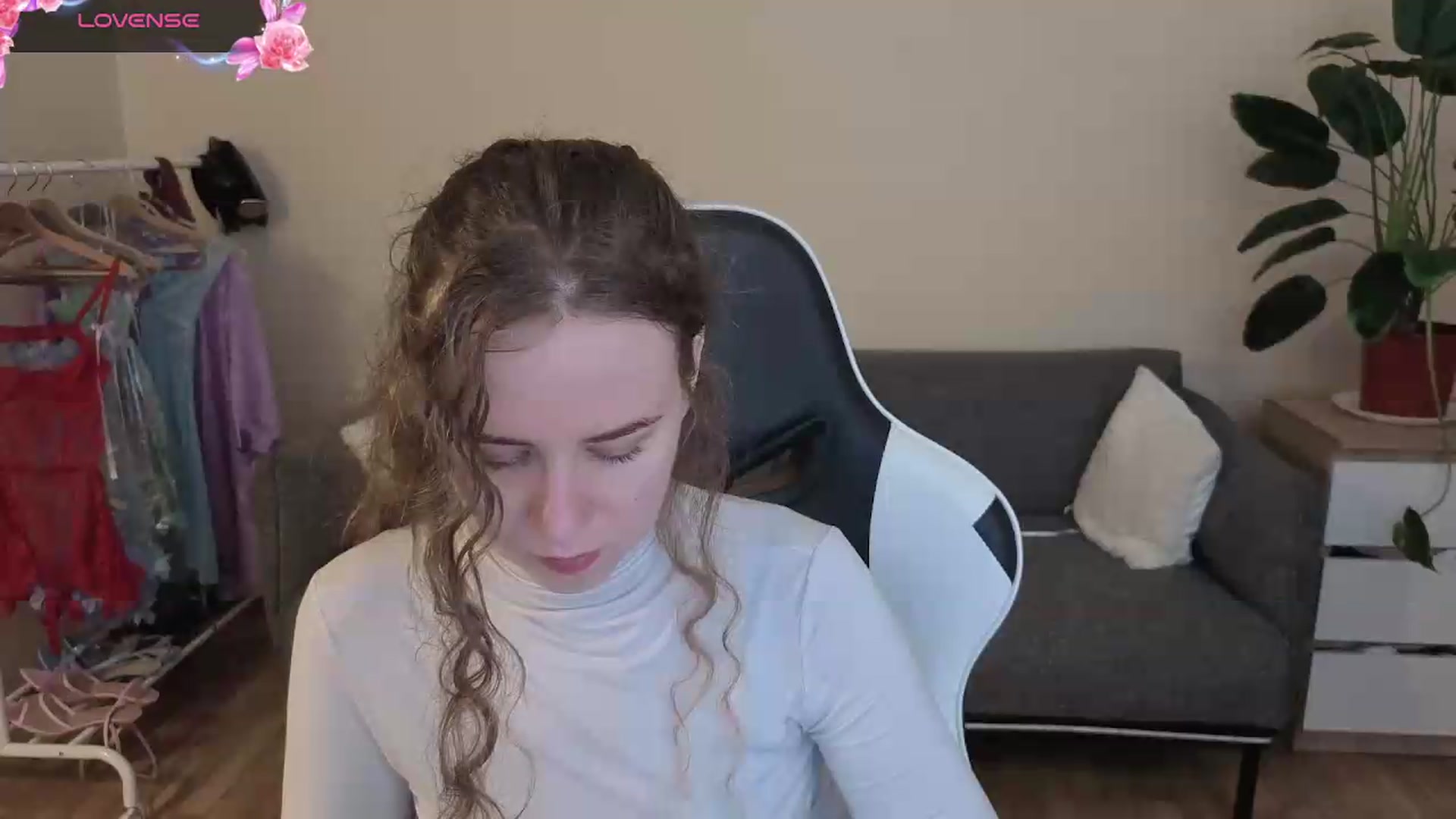 Gallery image thumbnail from BlueFlowerr's myfreecams stream on, 07/23/2026, 22:32 image 7 of 20