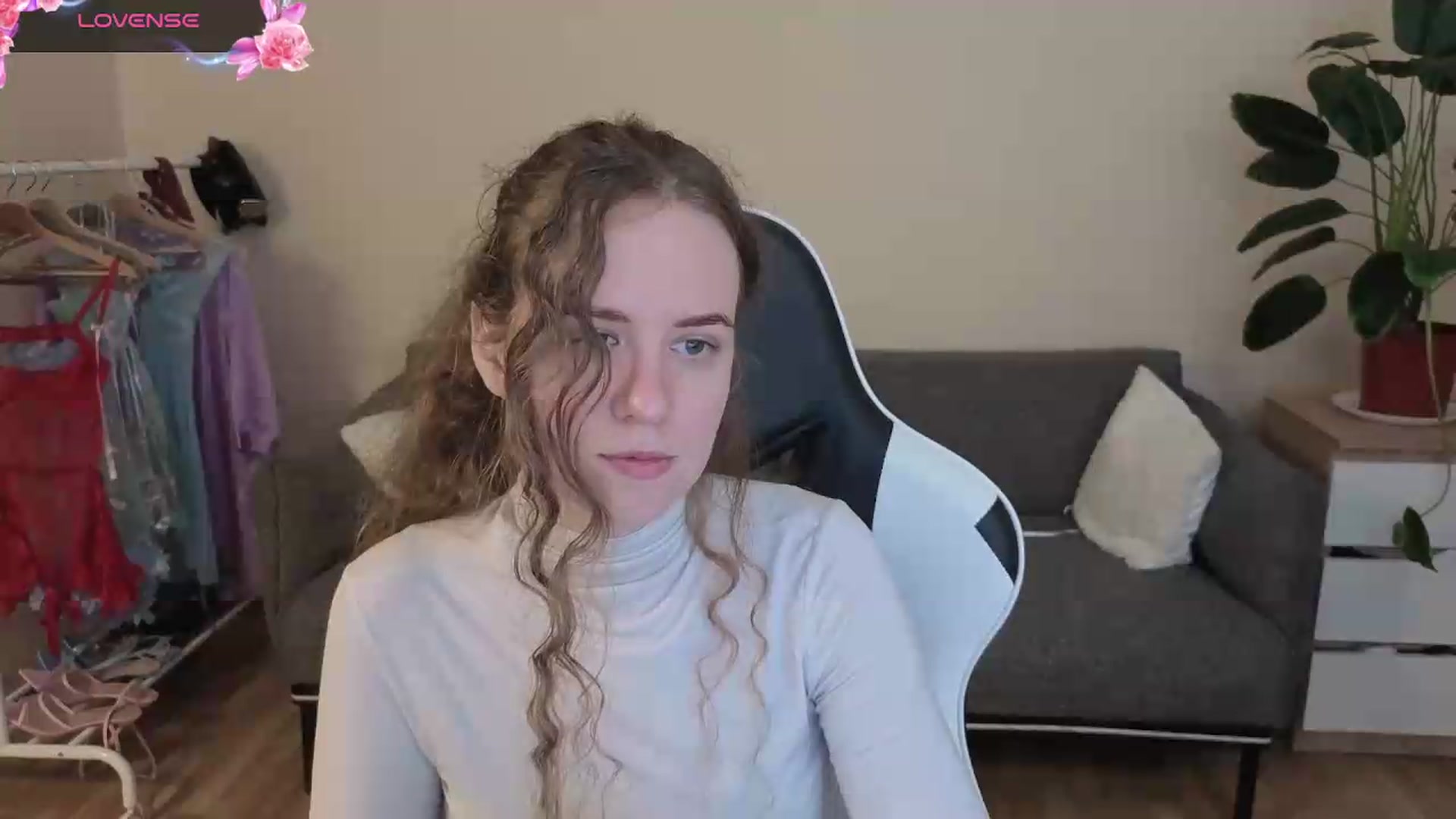 Gallery image thumbnail from BlueFlowerr's myfreecams stream on, 07/23/2026, 22:32 image 8 of 20