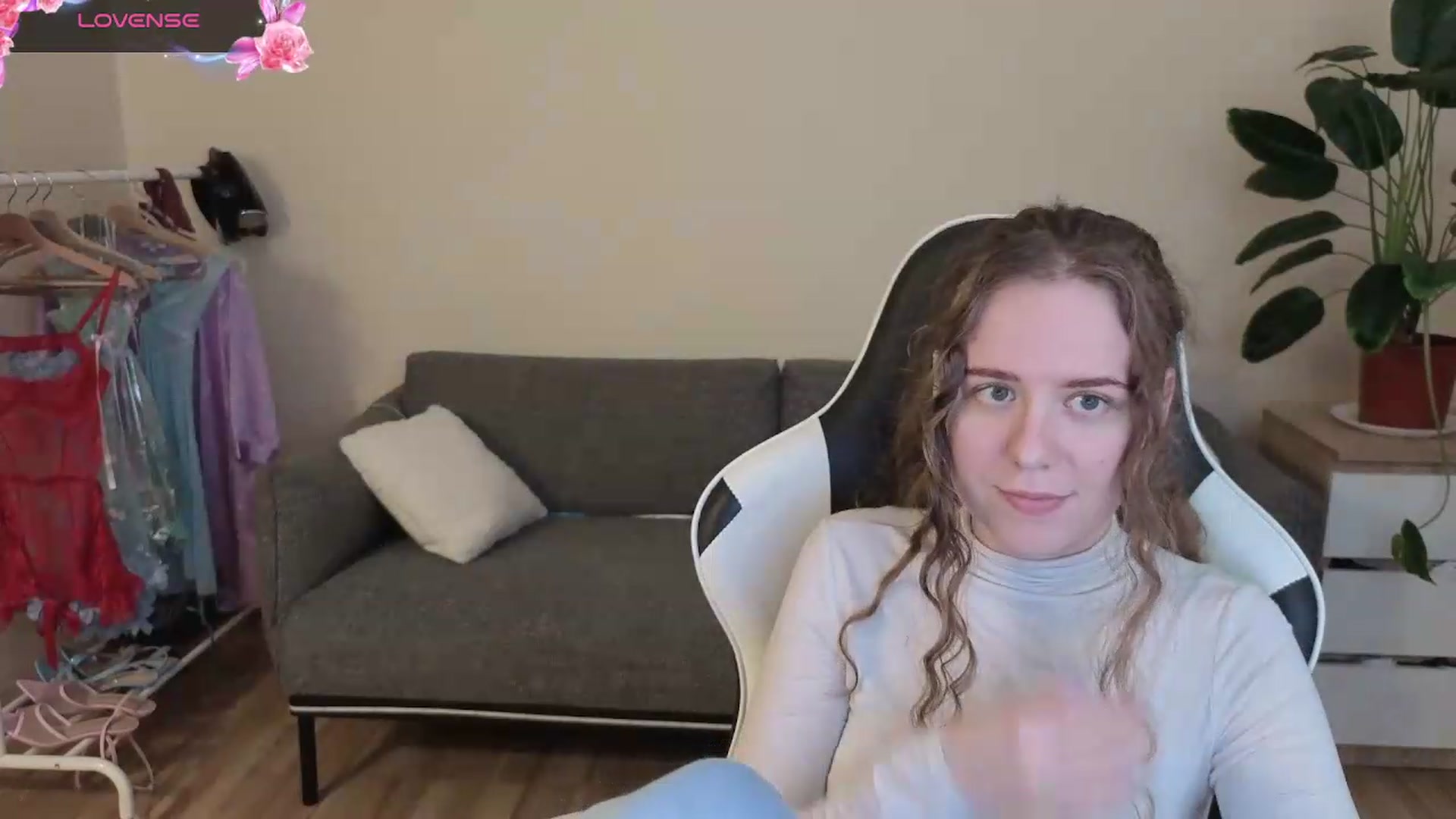 Gallery image thumbnail from BlueFlowerr's myfreecams stream on, 07/24/2026, 24:50 image 4 of 20