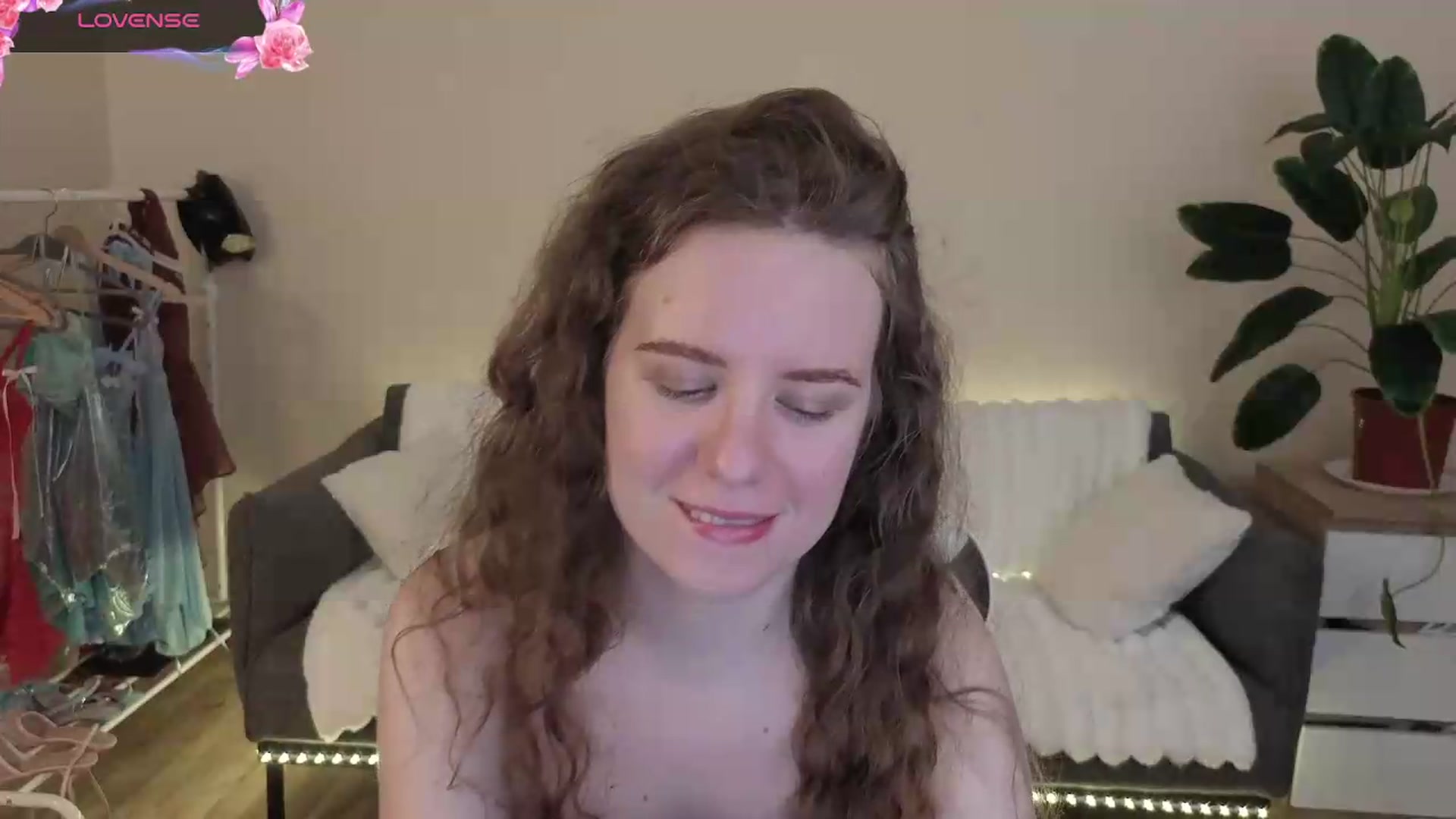 Gallery image thumbnail from BlueFlowerr's myfreecams stream on, 07/26/2026, 21:23 image 14 of 20