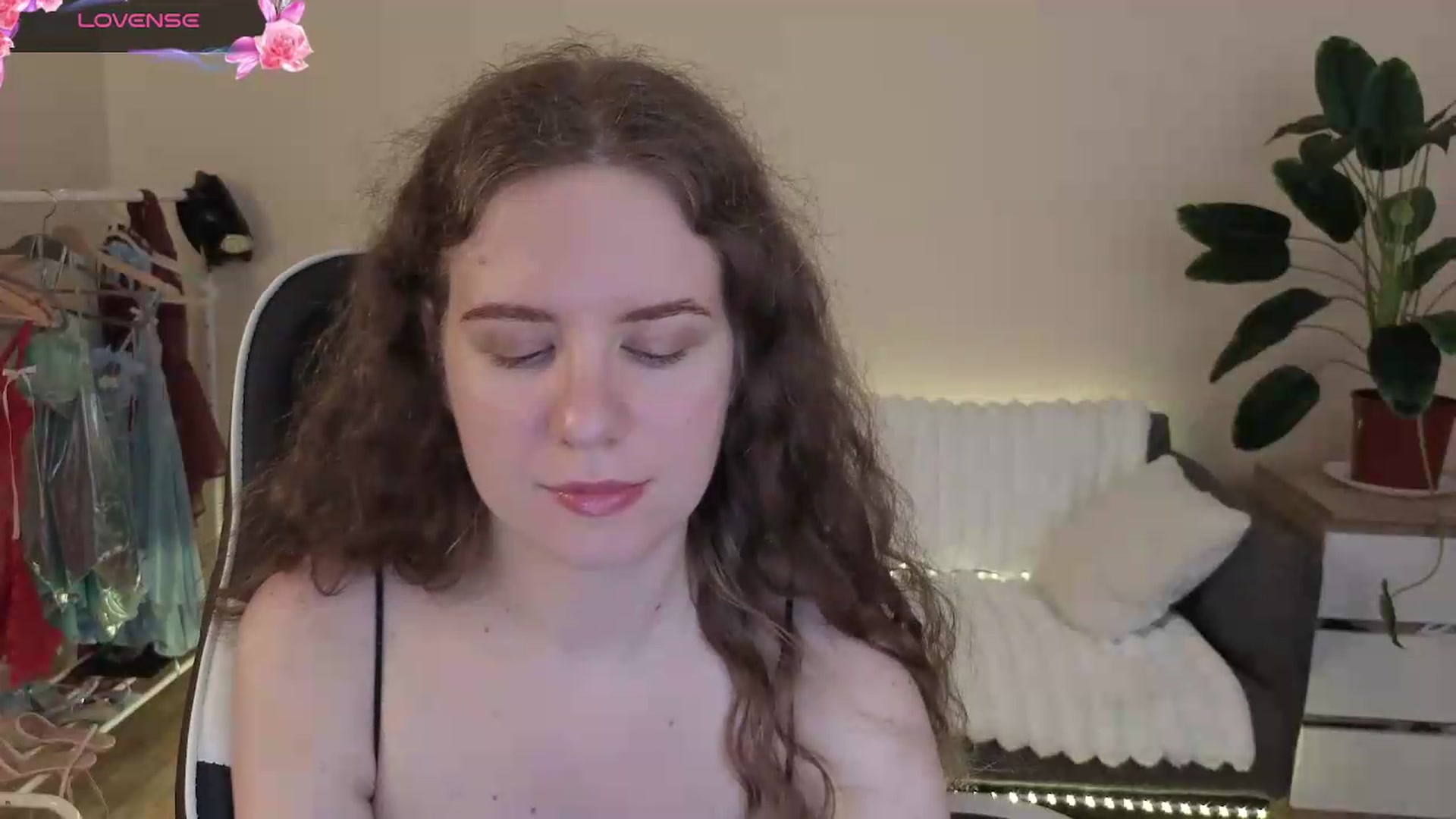 Gallery image thumbnail from BlueFlowerr's myfreecams stream on, 07/26/2026, 21:23 image 10 of 20