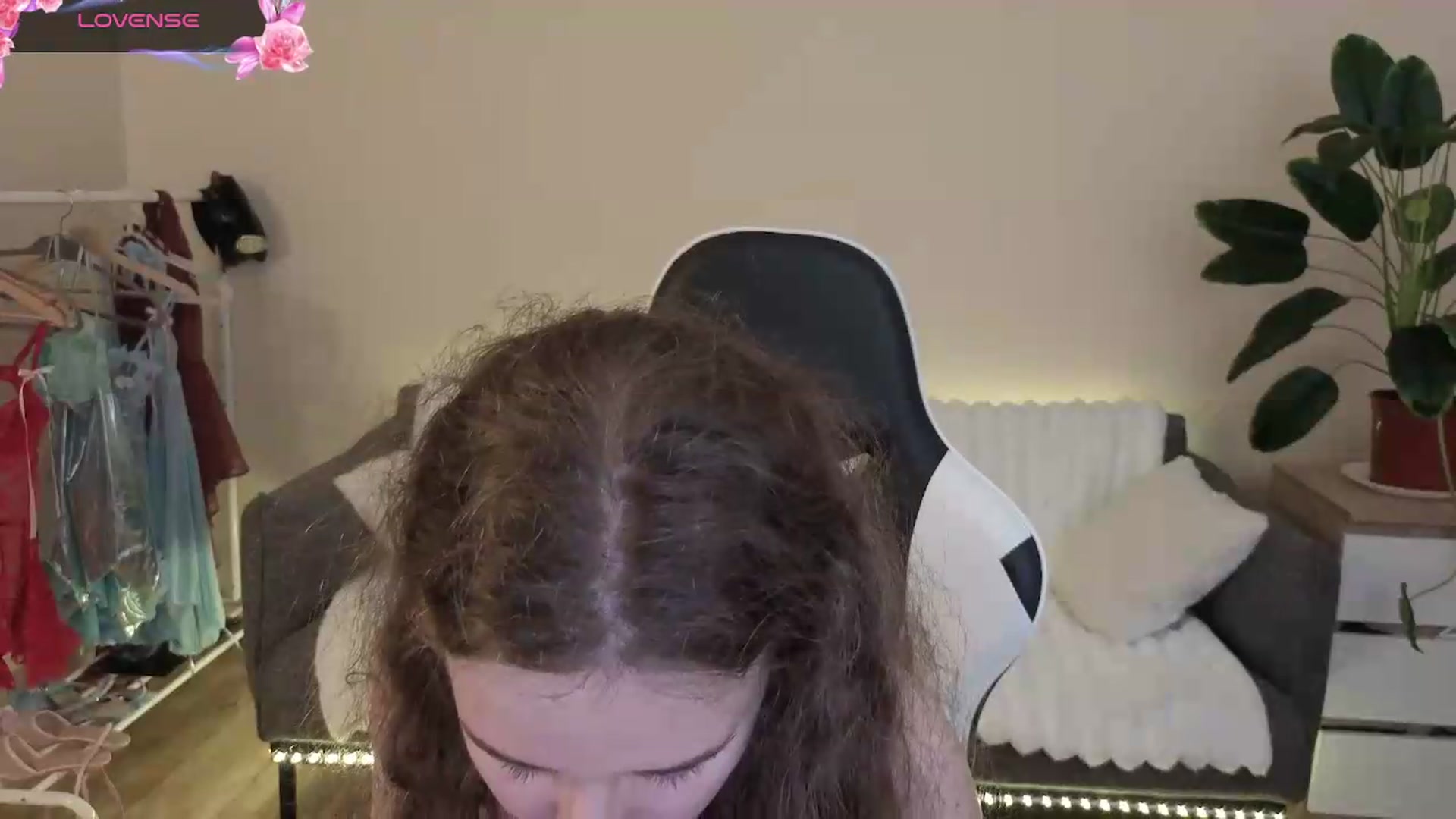 Gallery image thumbnail from BlueFlowerr's myfreecams stream on, 07/26/2026, 22:27 image 6 of 20